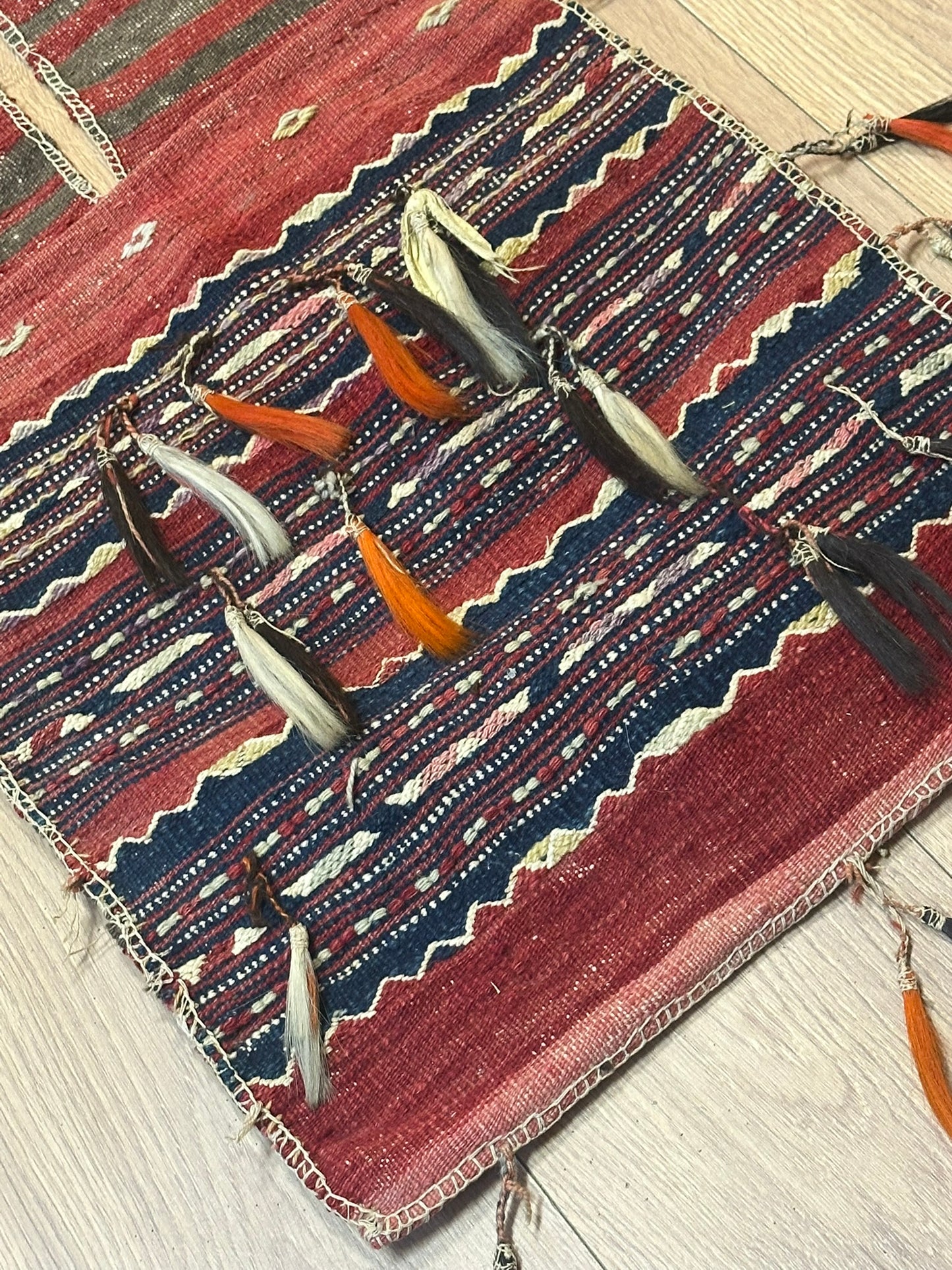 Orientteppich handgeknüpft ANTIK Bachtiar 132x42 cm Wolle