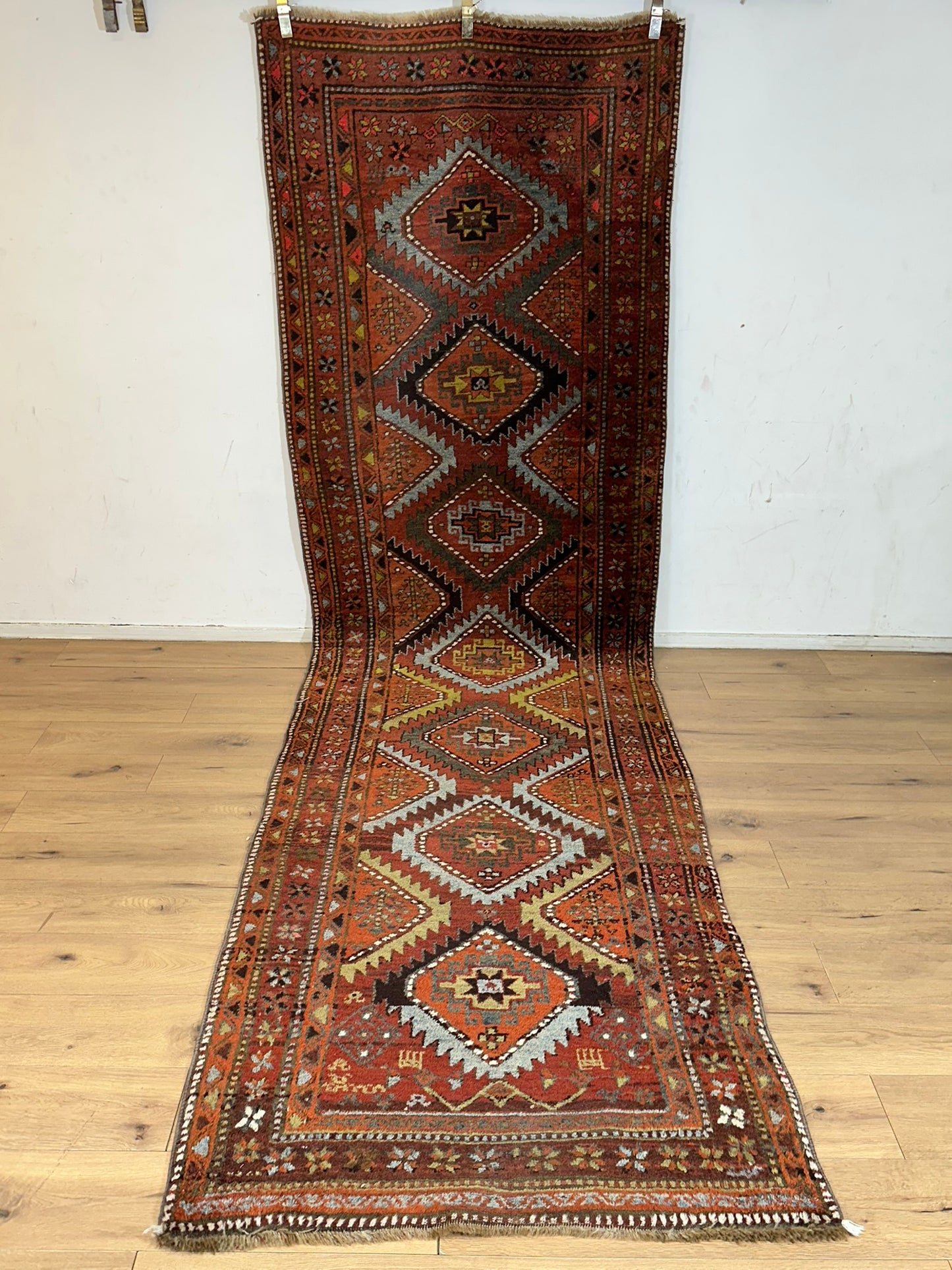 Antiker Orientteppich handgeknüpft Kazak Naturfarben Läufer 410x116 cm