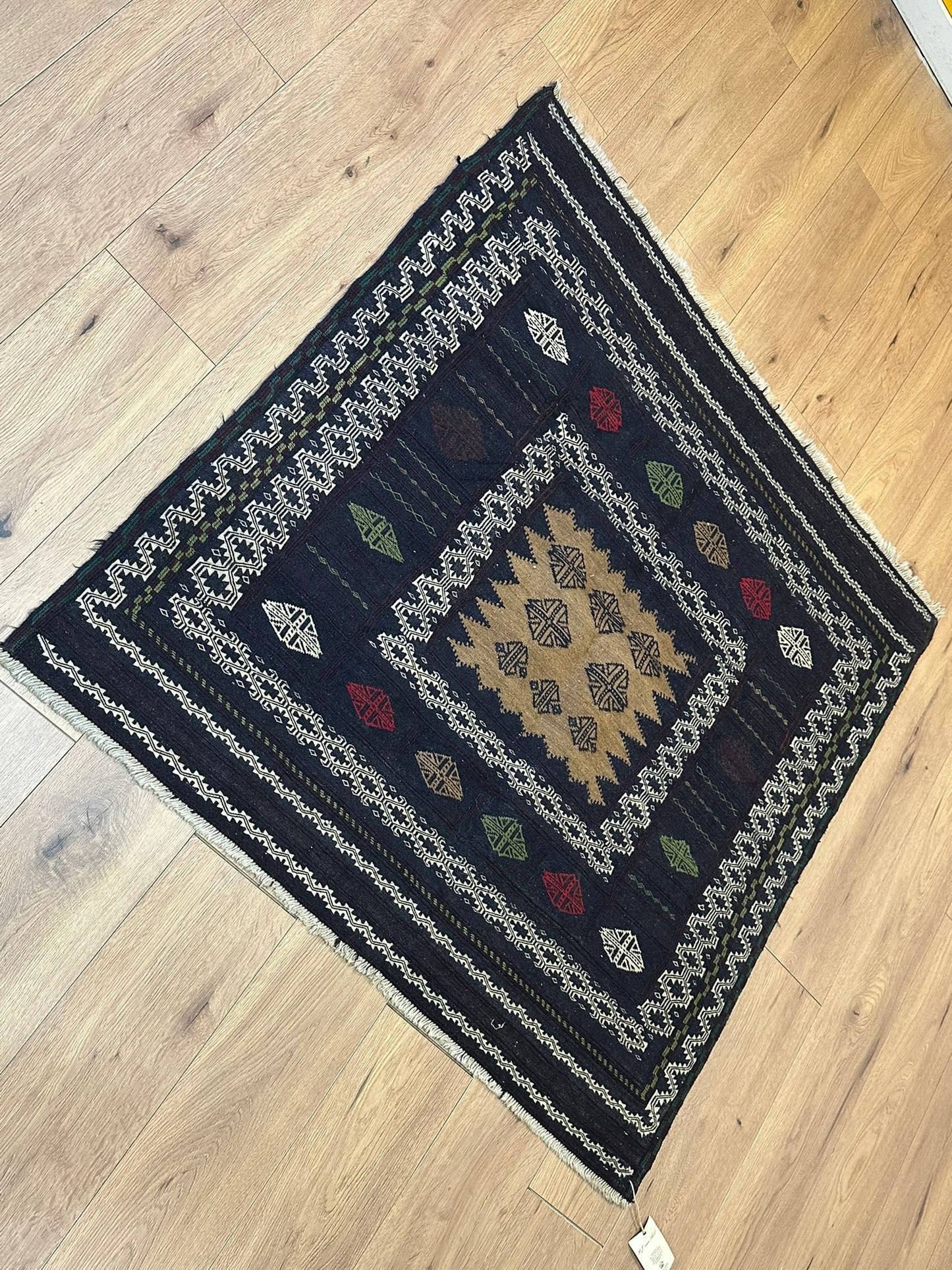 Orientteppich handgeknüpft 130 x 125 cm Behtsch Wolle