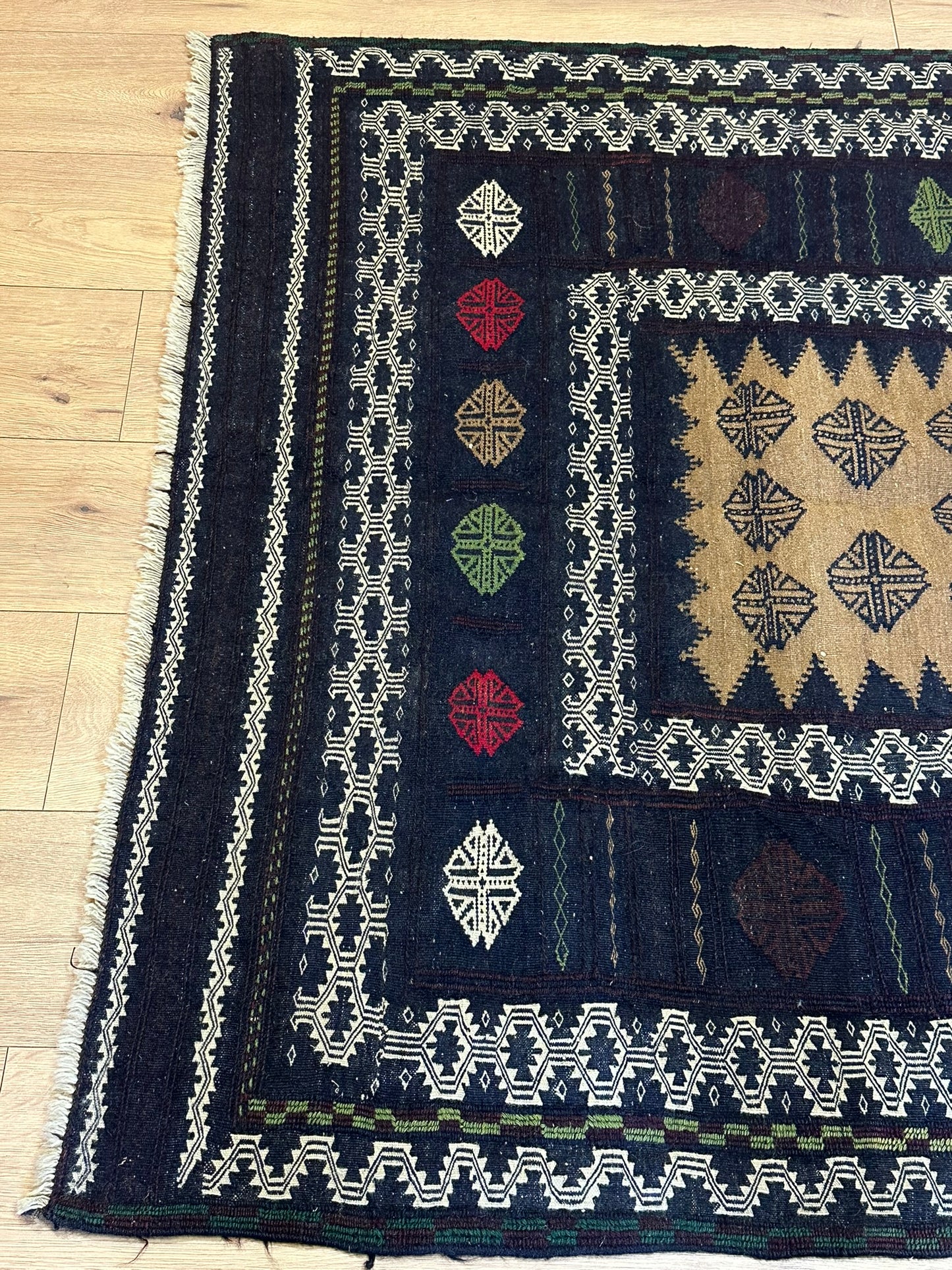 Orientteppich handgeknüpft 130 x 125 cm Behtsch Wolle