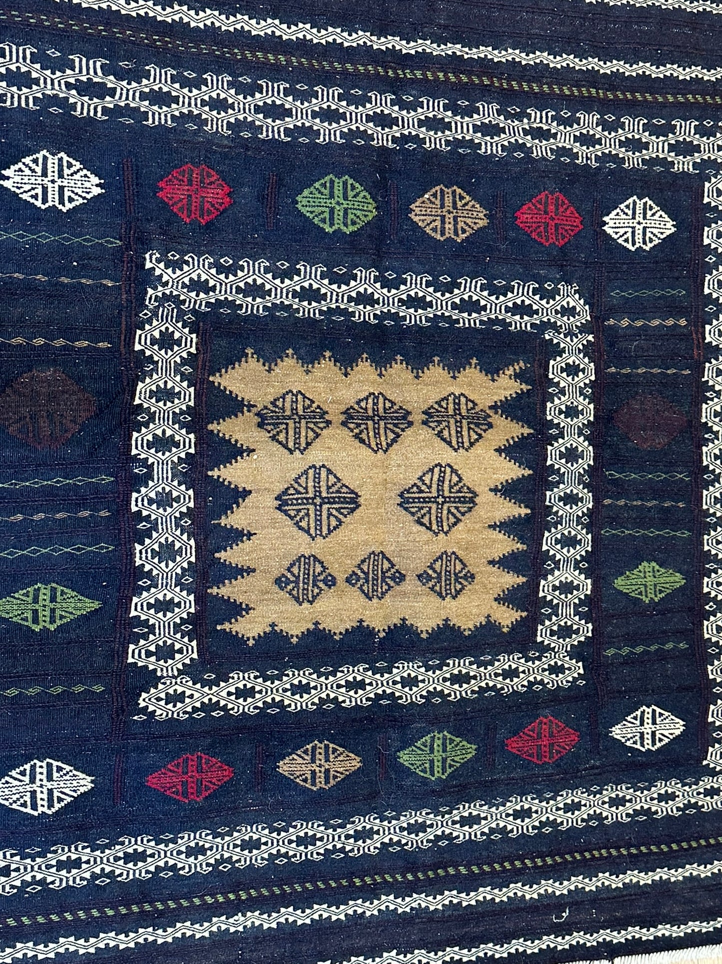 Orientteppich handgeknüpft 130 x 125 cm Behtsch Wolle