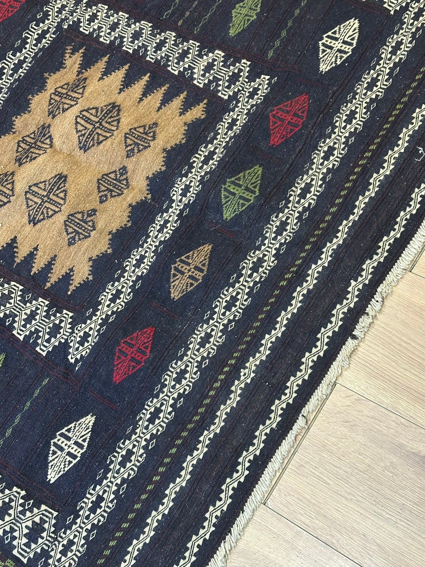 Orientteppich handgeknüpft 130 x 125 cm Behtsch Wolle