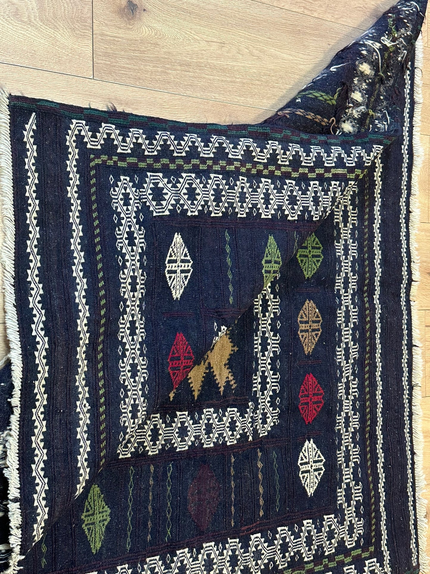 Orientteppich handgeknüpft 130 x 125 cm Behtsch Wolle