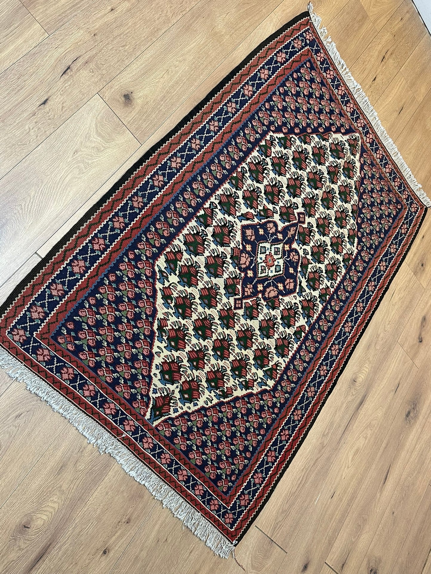 Orientteppich handgeknüpft 166 x 110 cm Bidjar Rosen Kelim