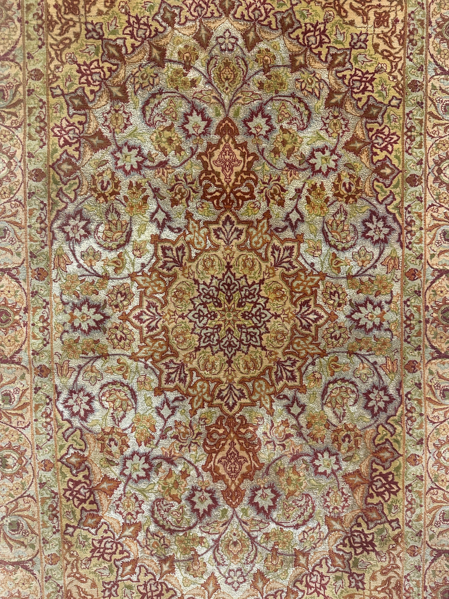 Handgeknüpfter Perser Orientteppich - Feiner Isfahan Kork auf Seide 165x110 cm