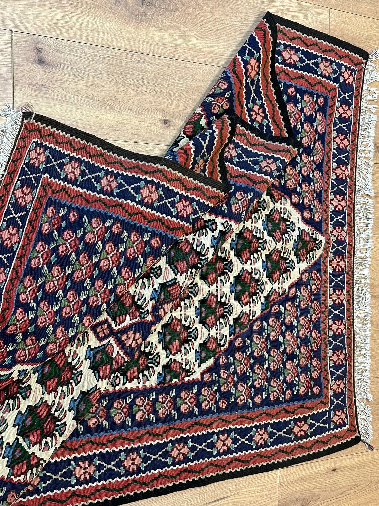 Orientteppich handgeknüpft 166 x 110 cm Bidjar Rosen Kelim
