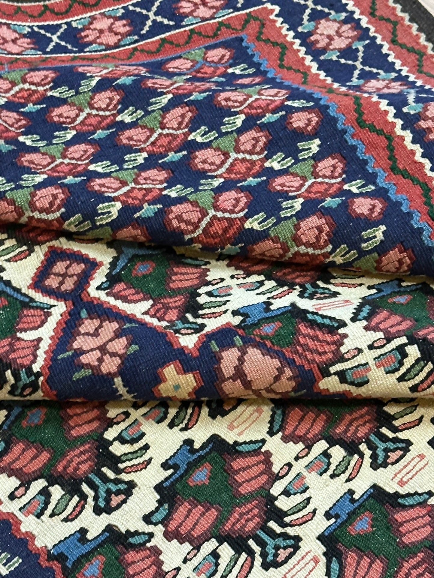 Orientteppich handgeknüpft 166 x 110 cm Bidjar Rosen Kelim