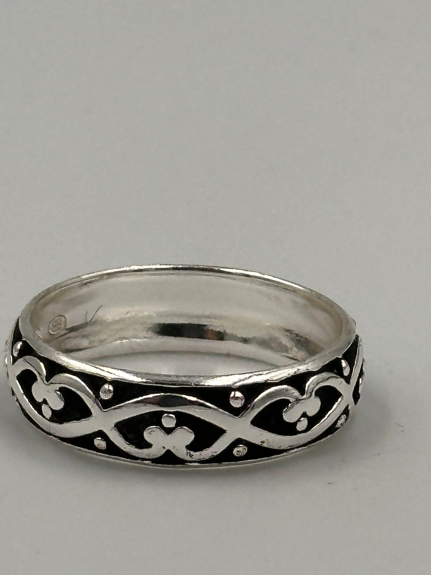 Vintage Silber 925 Ring mit schwarzen Akzenten