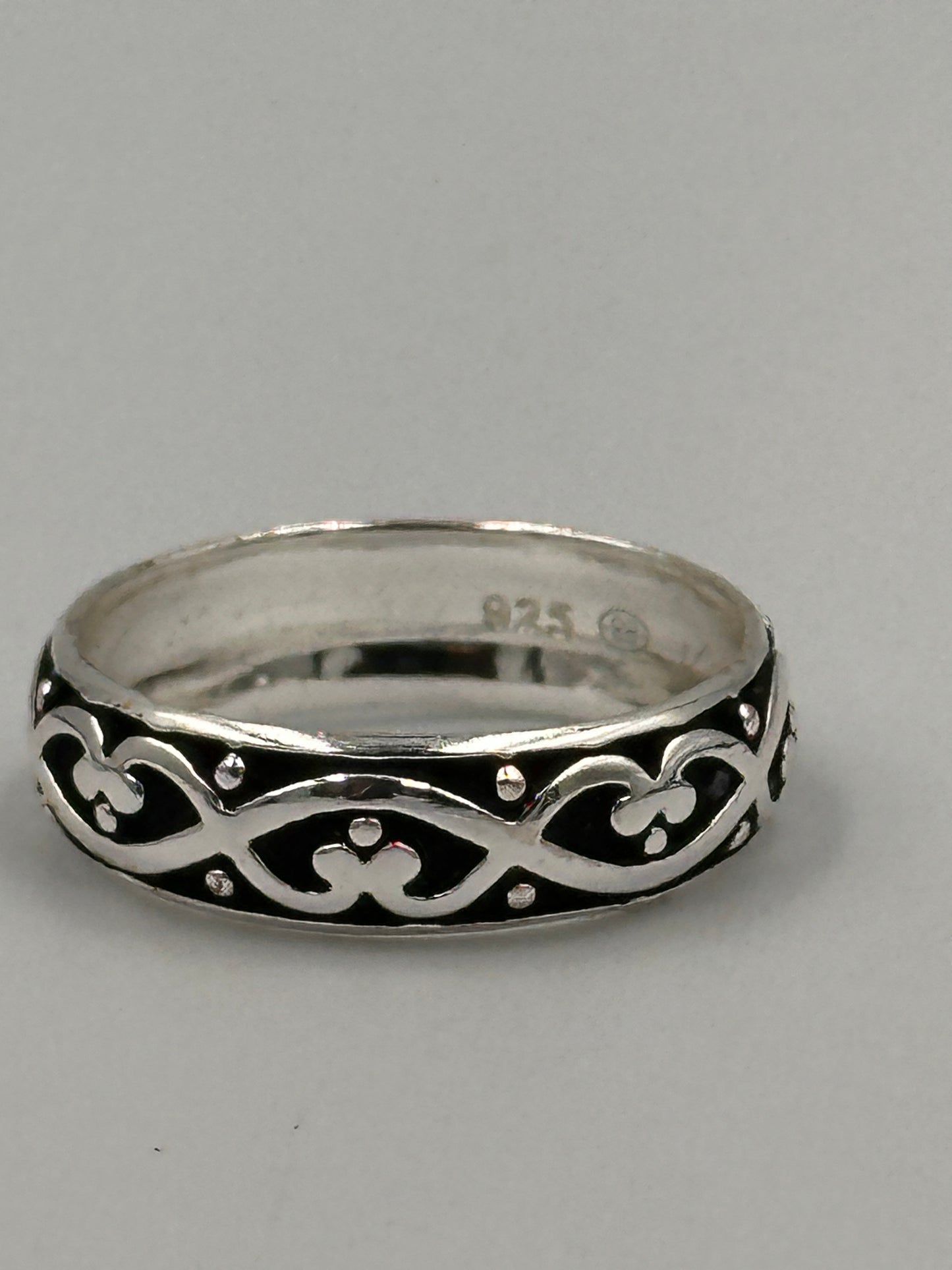 Vintage Silber 925 Ring mit schwarzen Akzenten