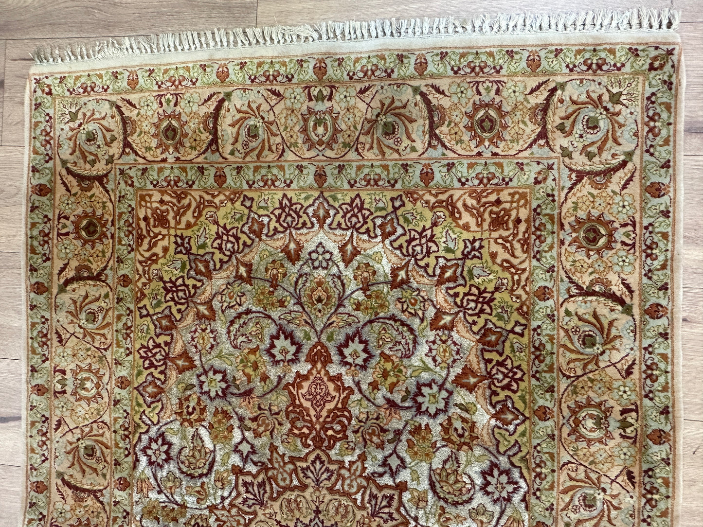 Handgeknüpfter Perser Orientteppich - Feiner Isfahan Kork auf Seide 165x110 cm
