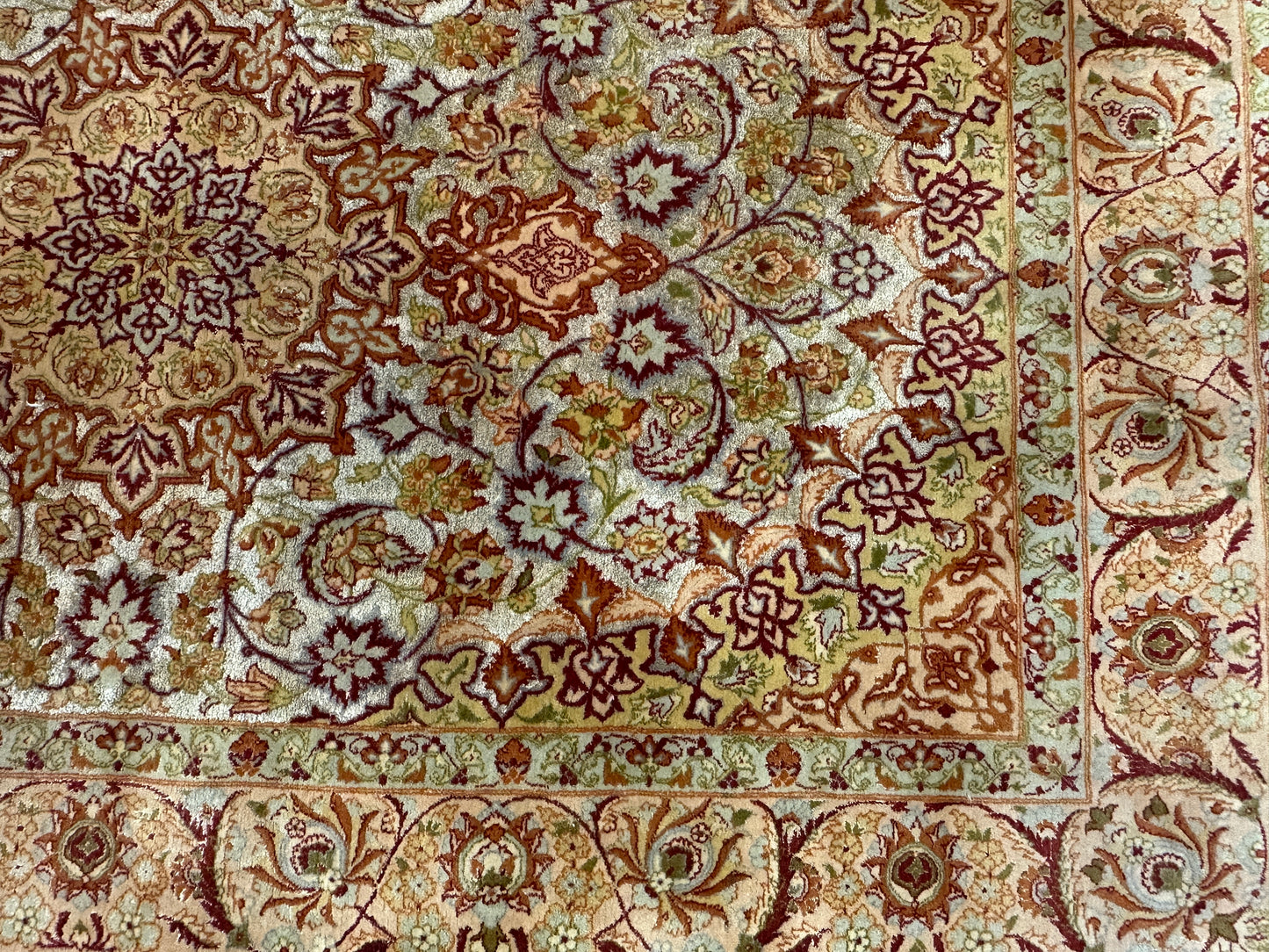 Handgeknüpfter Perser Orientteppich - Feiner Isfahan Kork auf Seide 165x110 cm