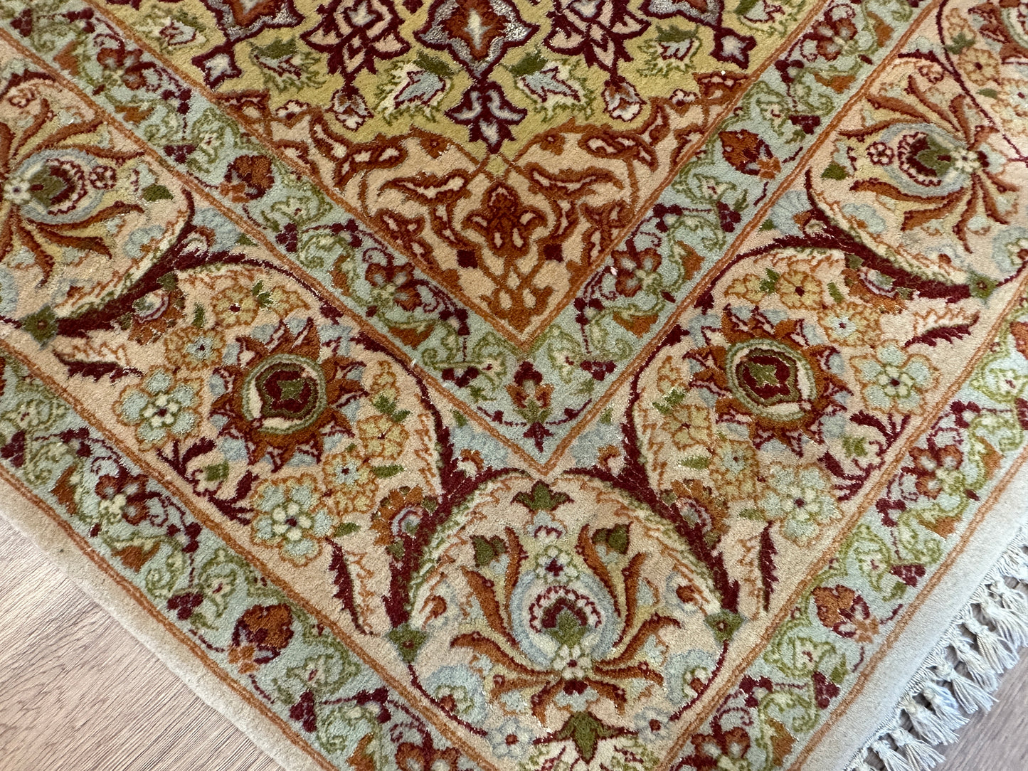 Handgeknüpfter Perser Orientteppich - Feiner Isfahan Kork auf Seide 165x110 cm