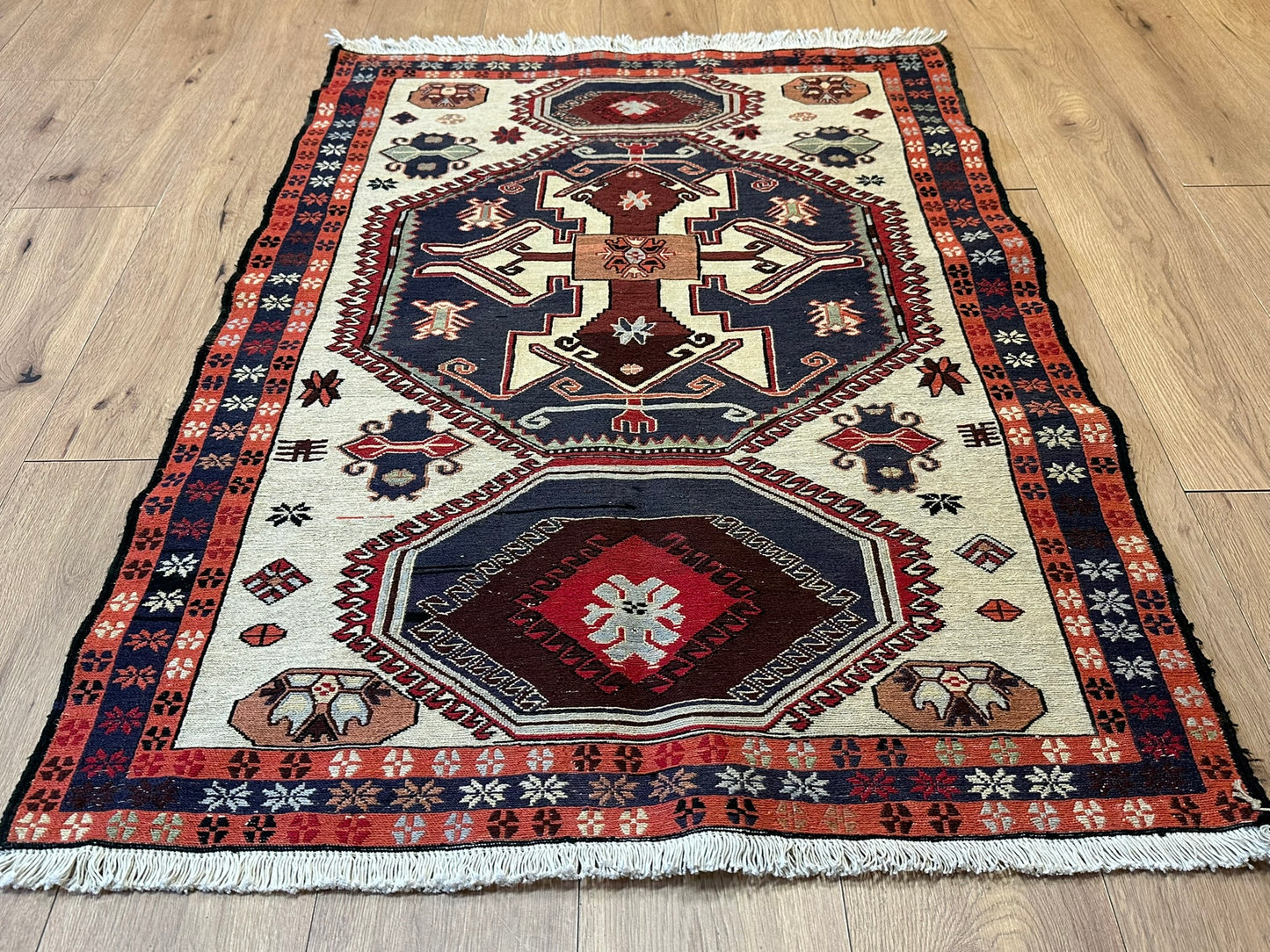 Orientteppich handgeknüpft 135 x 97 cm Kelim Sumack