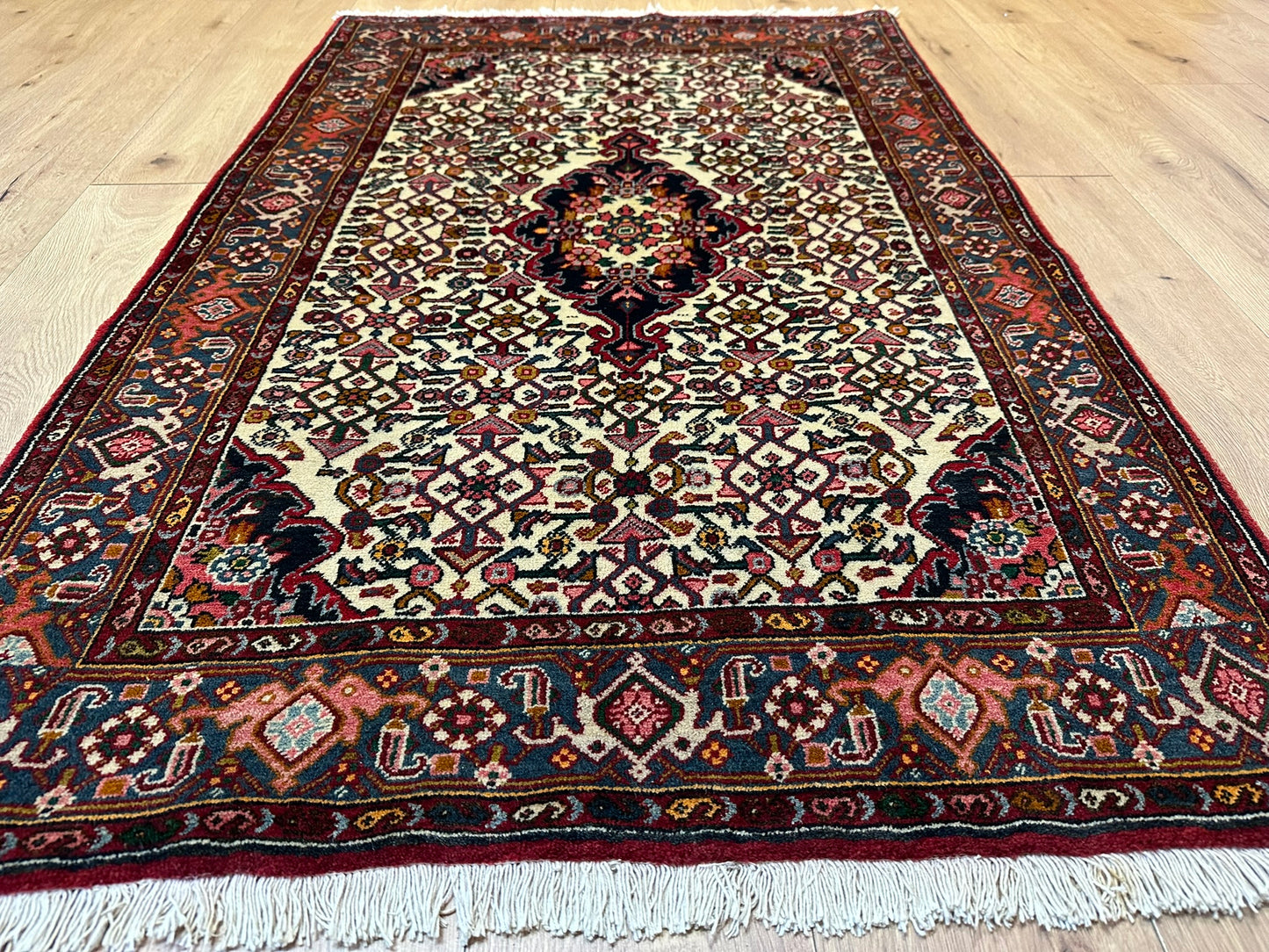 Orientteppich handgeknüpft 157x104 cm Bidjar Schurwolle