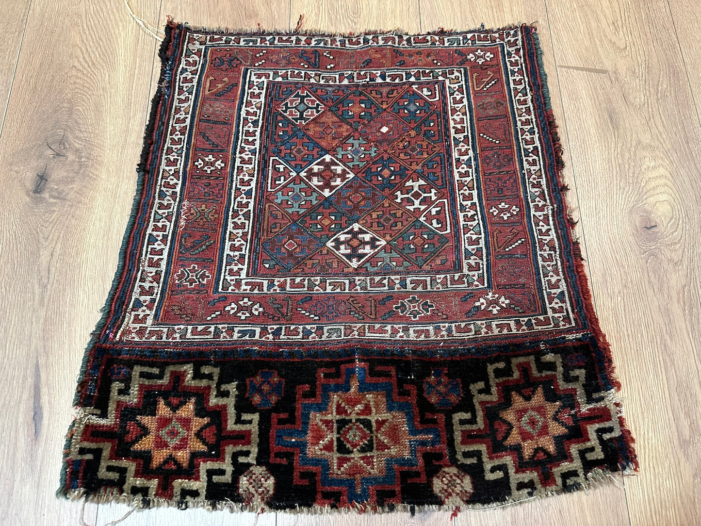 Orientteppich handgeknüpft 63x56 cm Sumack Kazak Antik