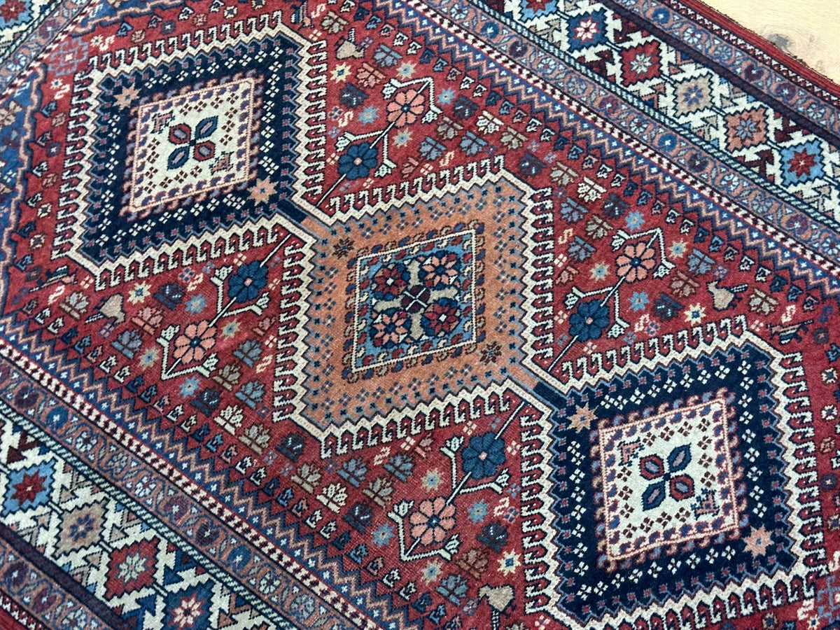 Handgeknüpfter Shiraz Orientteppich 146x107 cm