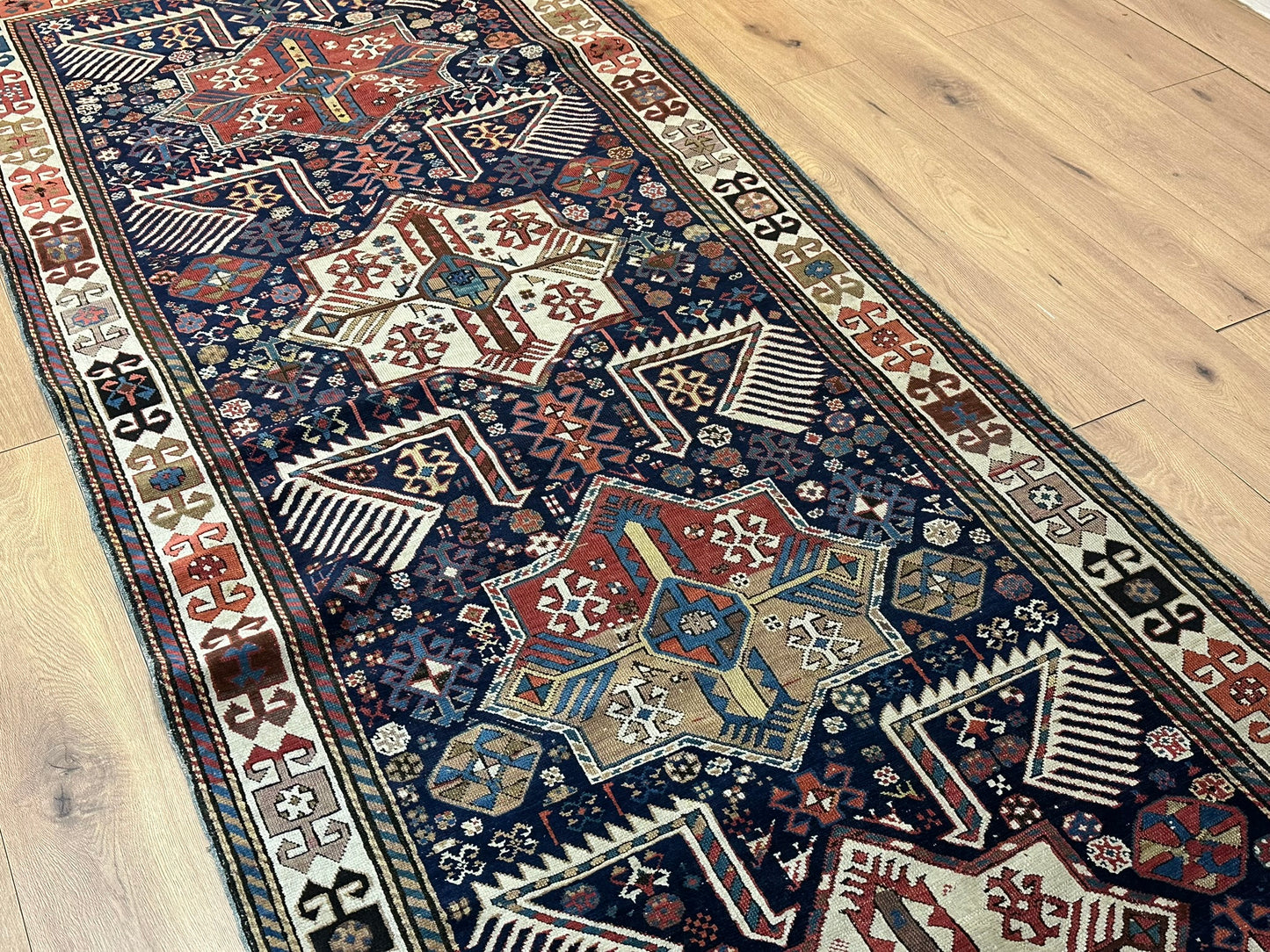 Orientteppich handgeknüpft 320x135 cm antik Kazak Akstafta