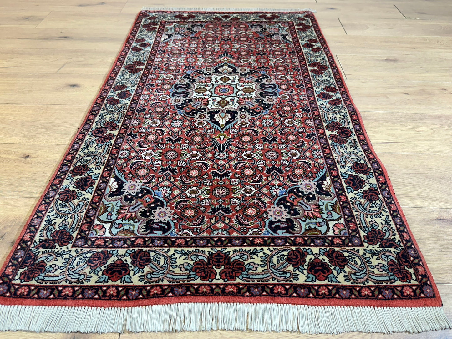 Orientteppich handgeknüpft Bidjar 144x80 cm