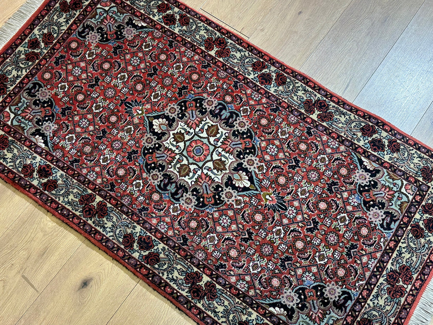 Orientteppich handgeknüpft Bidjar 144x80 cm