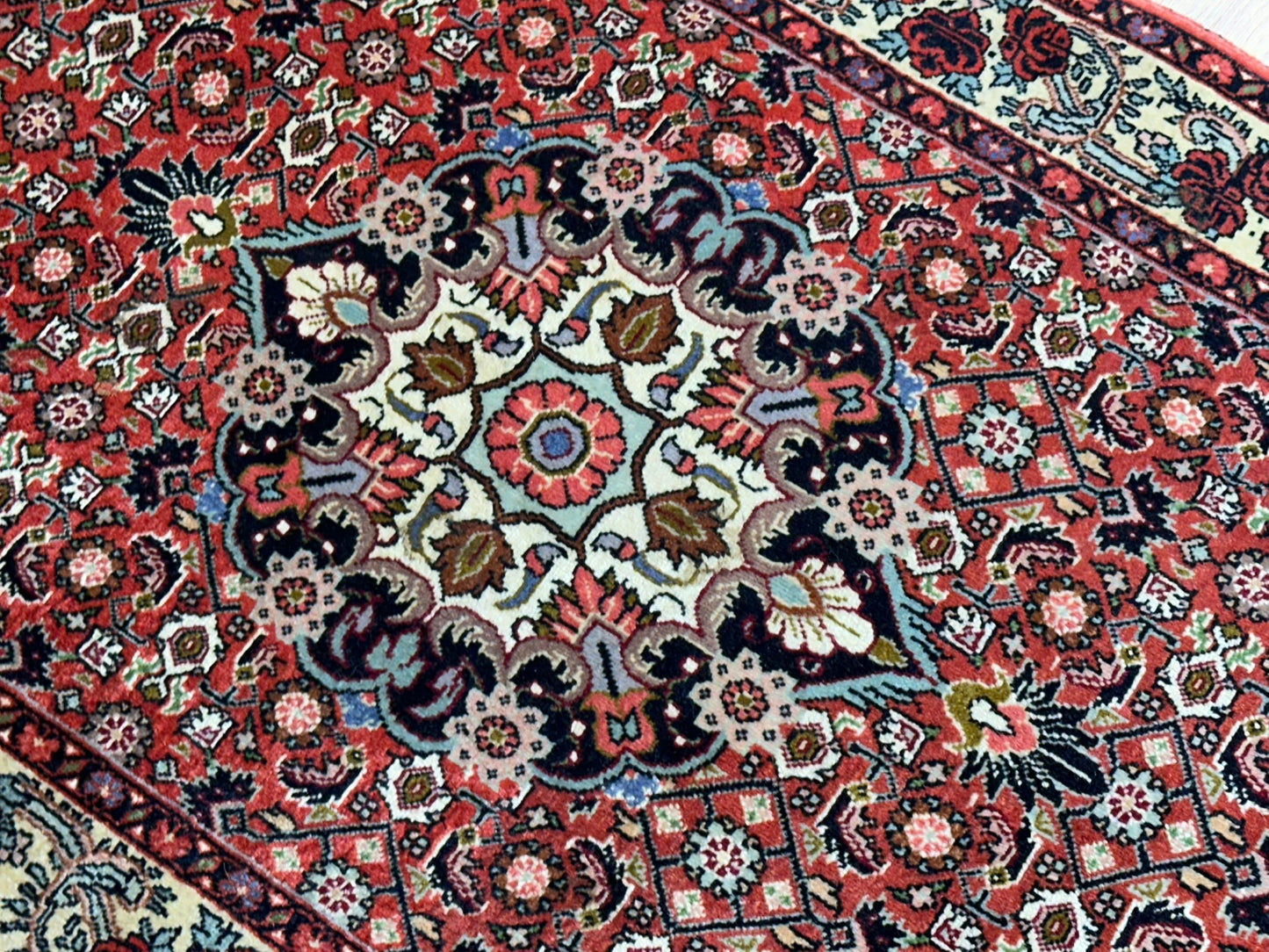 Orientteppich handgeknüpft Bidjar 144x80 cm
