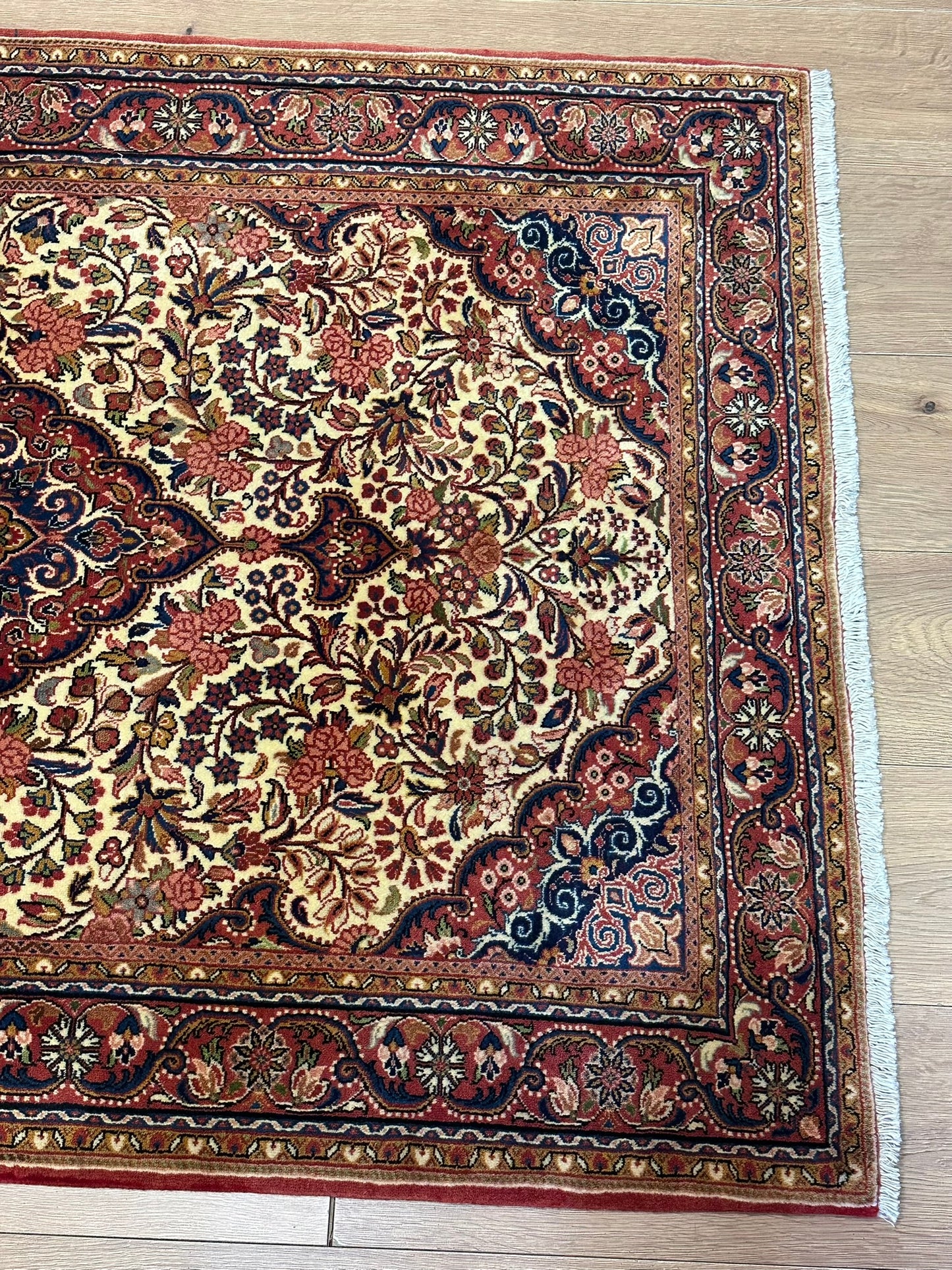 Orientteppich handgeknüpft 153x106 cm Sarough Medaillon