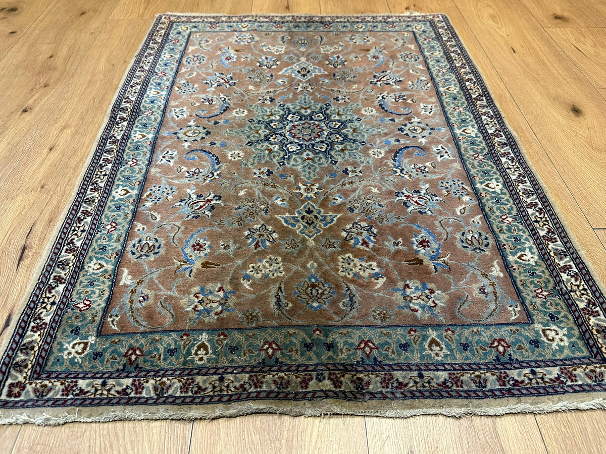 Handgeknüpfter Nain Orientteppich mit Seide 110x80 cm