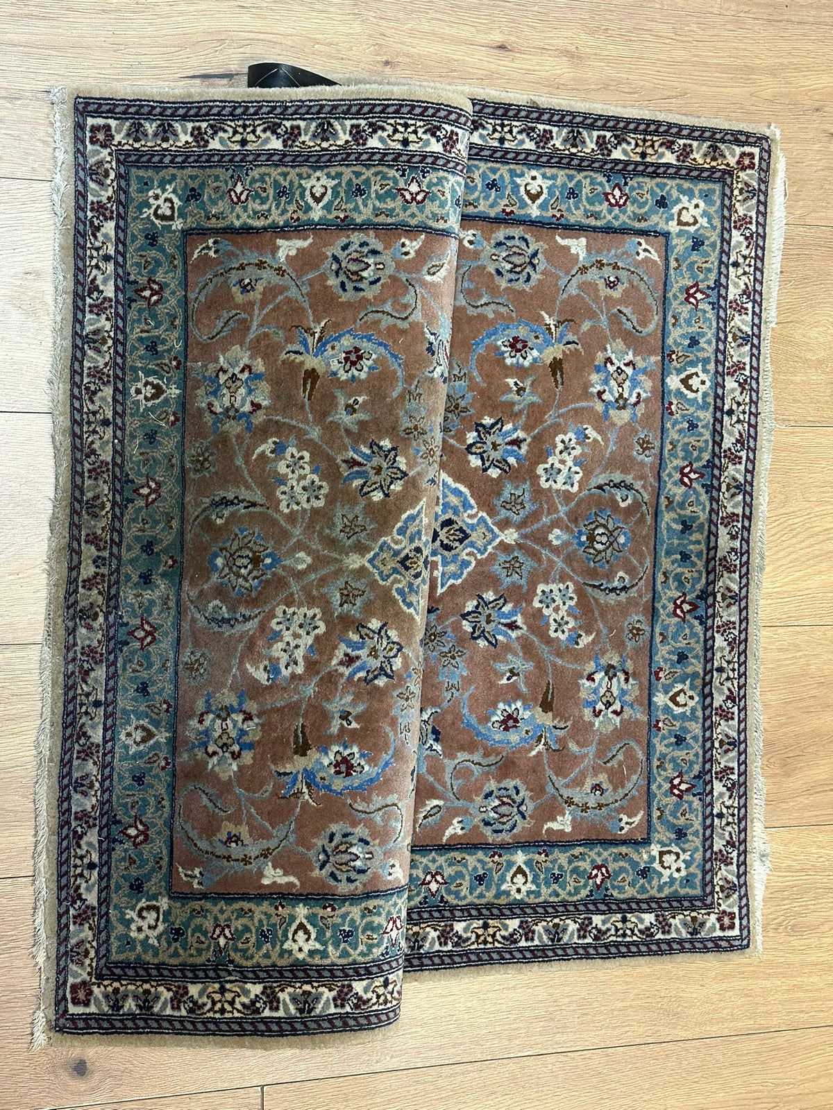 Handgeknüpfter Nain Orientteppich mit Seide 110x80 cm