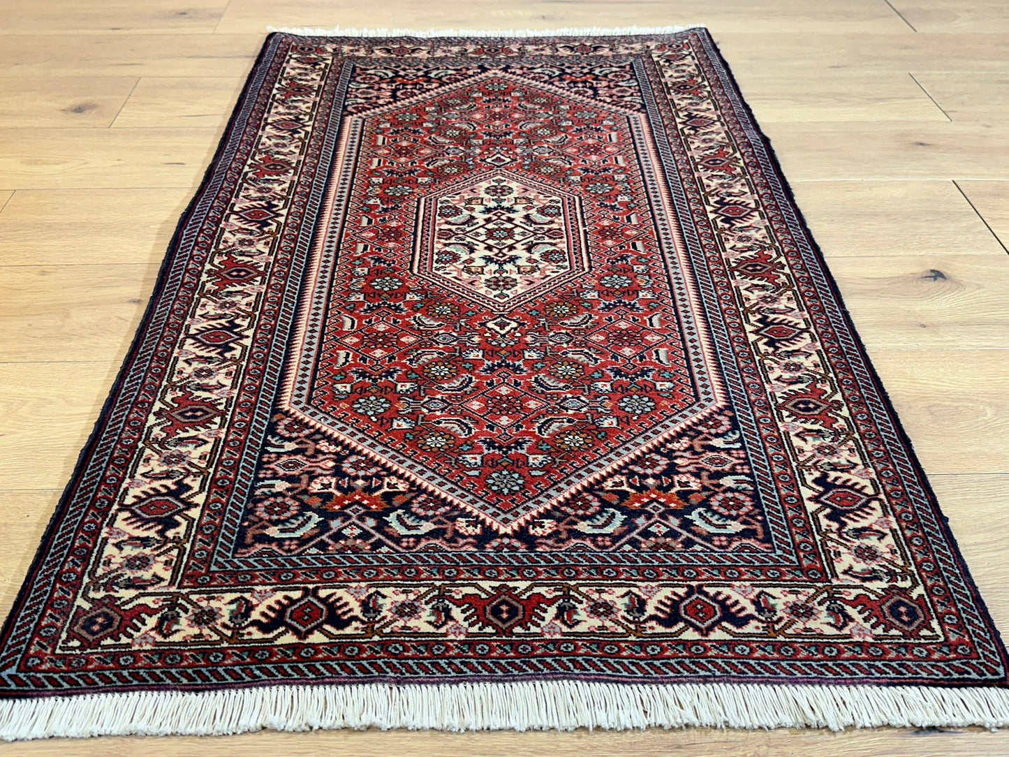 Orientteppich handgeknüpft Bidjar 135x80 cm