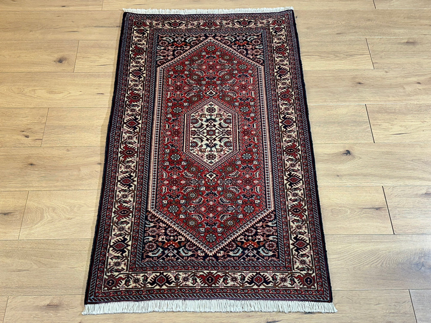 Orientteppich handgeknüpft Bidjar 135x80 cm
