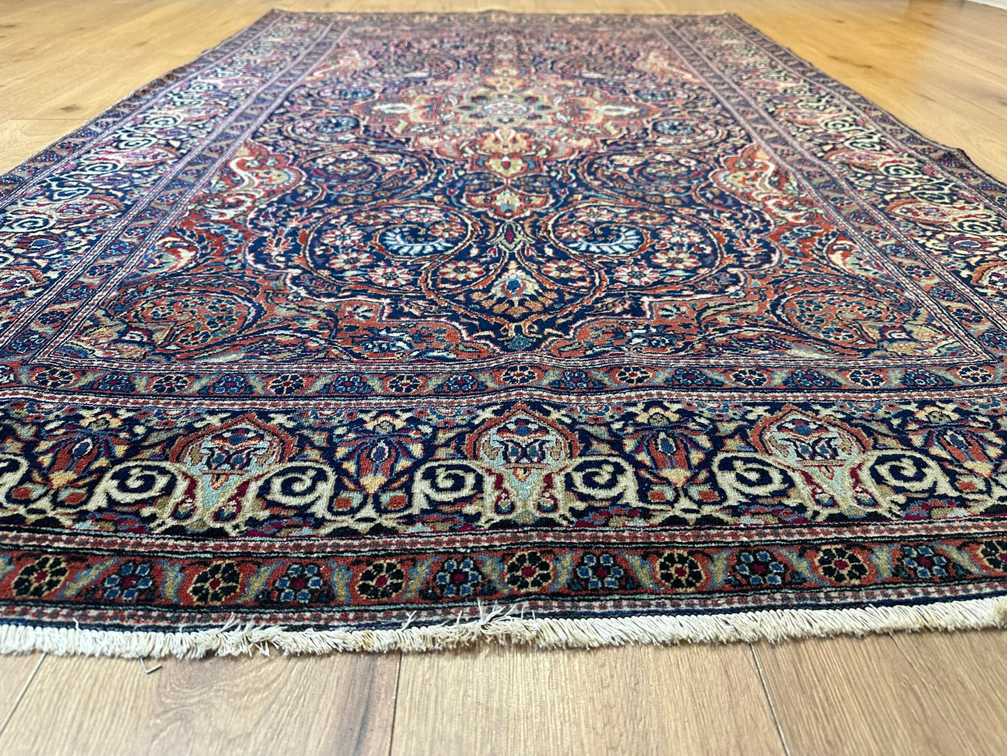 Orientteppich handgeknüpft 218x231 cm antik Isfahan Naturfarben