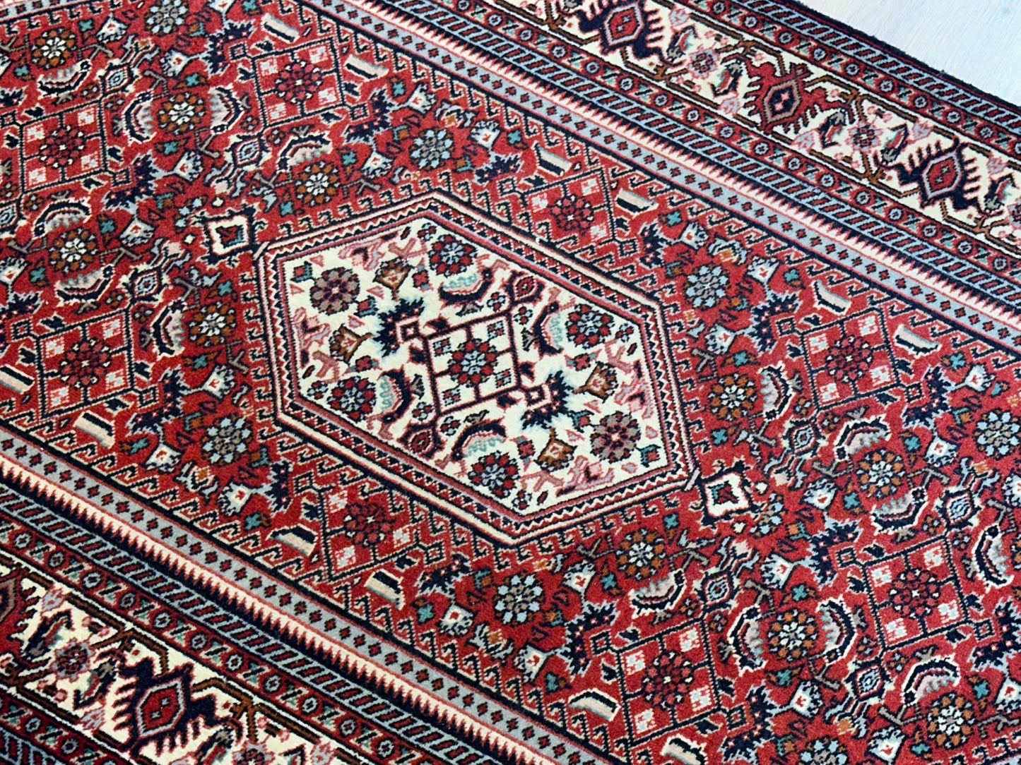 Orientteppich handgeknüpft Bidjar 135x80 cm