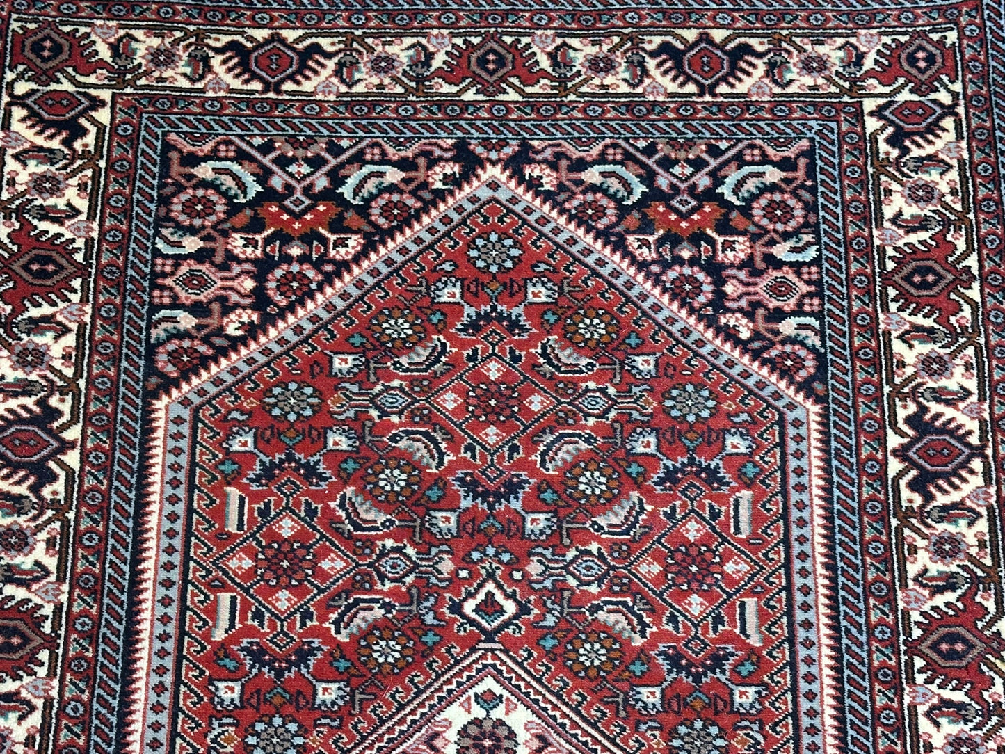 Orientteppich handgeknüpft Bidjar 135x80 cm