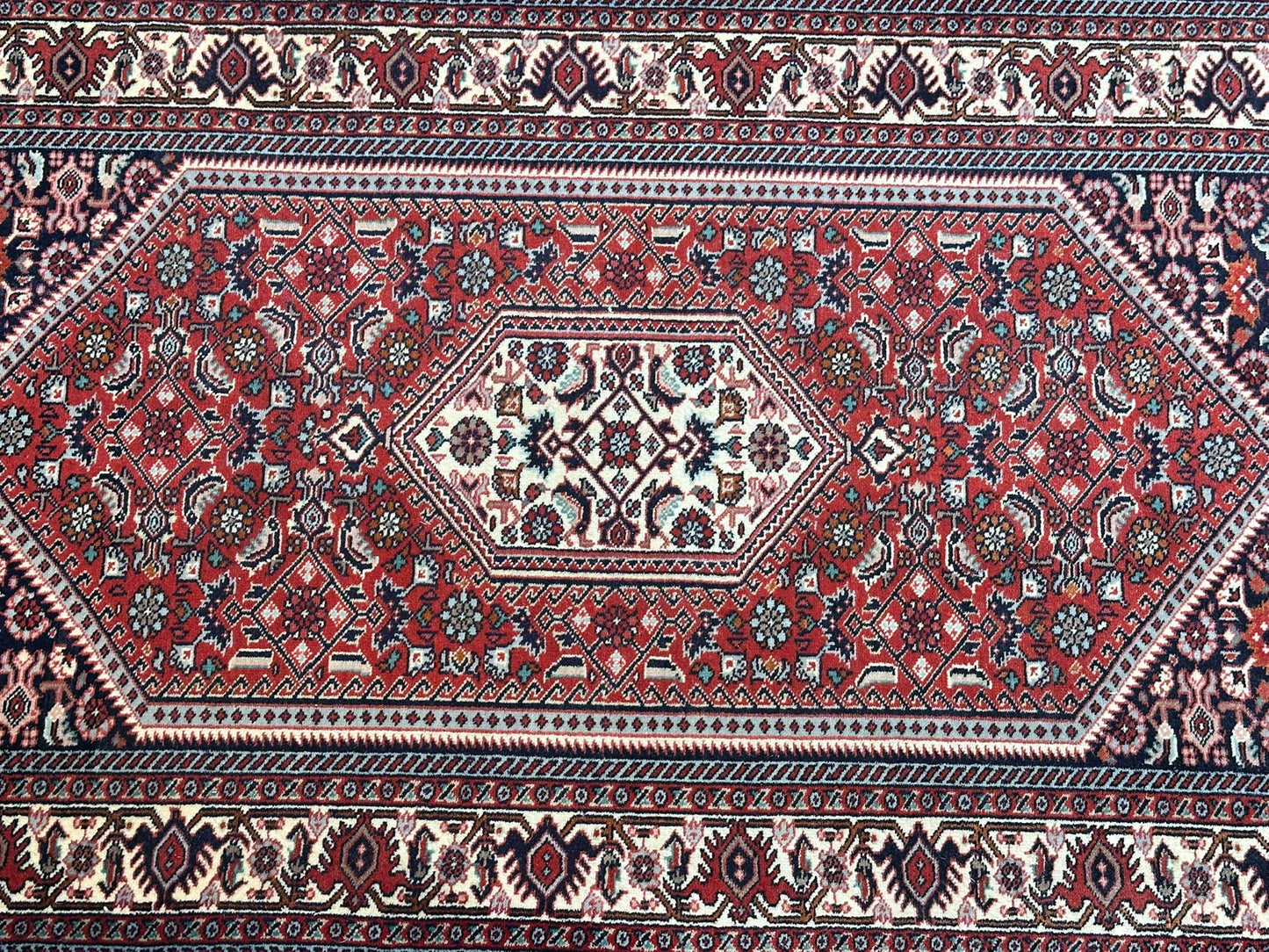 Orientteppich handgeknüpft Bidjar 135x80 cm