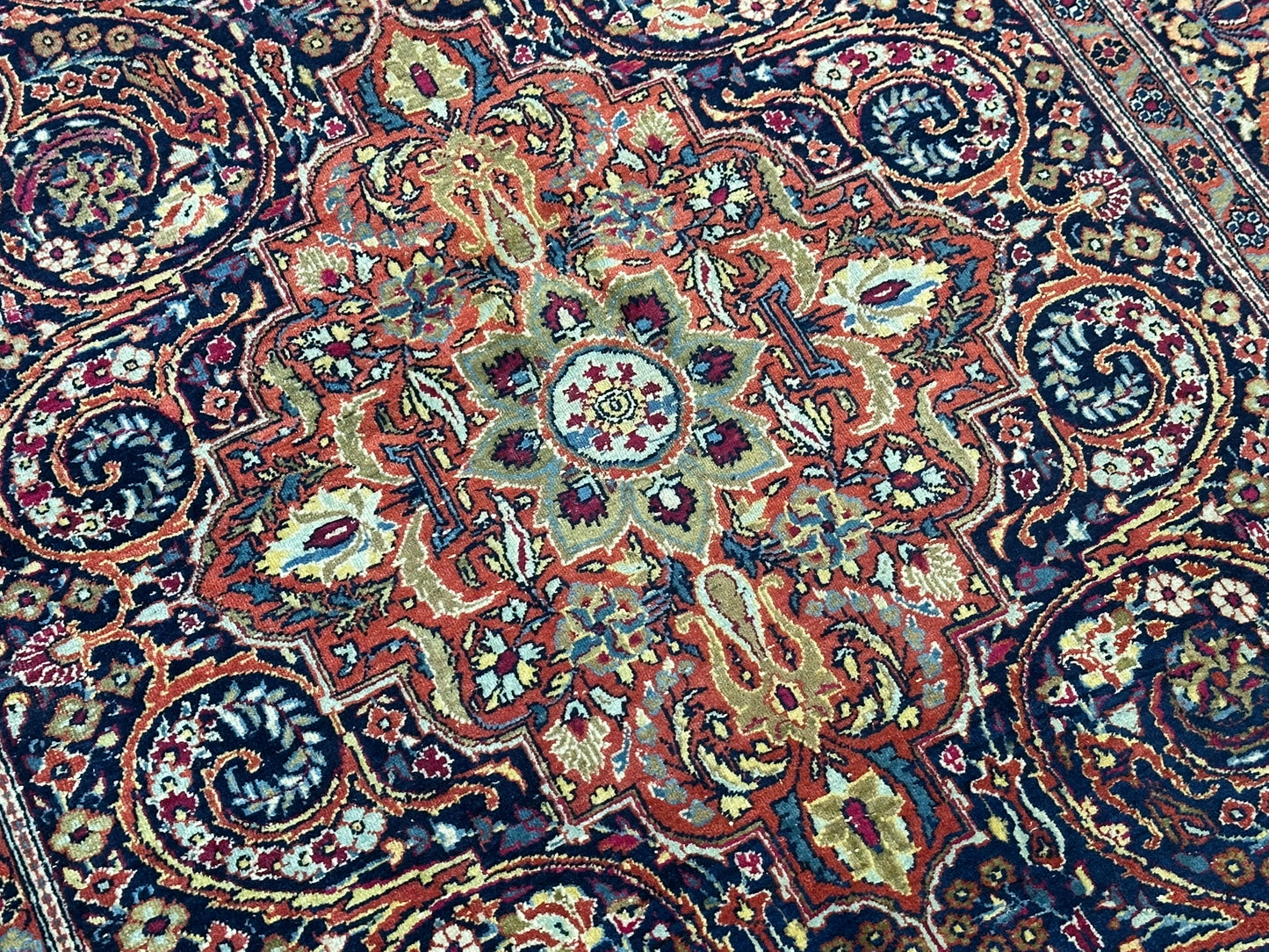 Orientteppich handgeknüpft 218x231 cm antik Isfahan Naturfarben