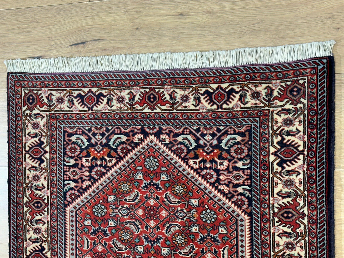 Orientteppich handgeknüpft Bidjar 135x80 cm