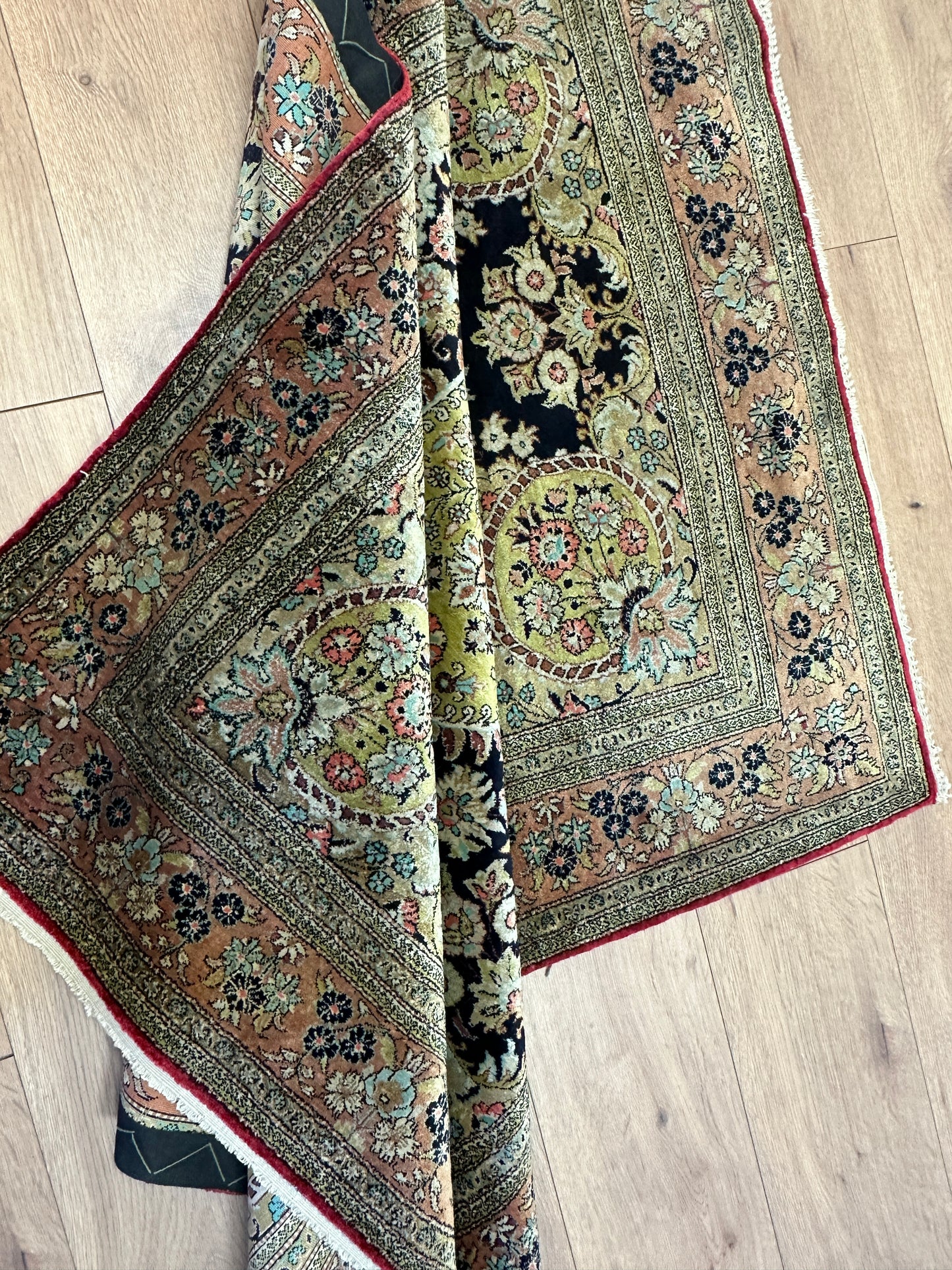 Handgeknüpfter Perser Orientteppich - Ghom Seidenteppich mit Signatur 160x105 cm
