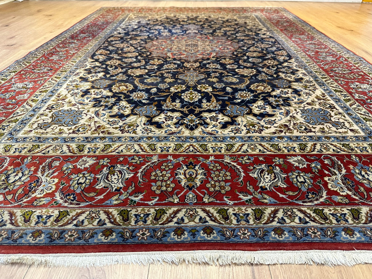 Orientteppich handgeknüpft antik Isfahan 240x162 cm Korkwolle