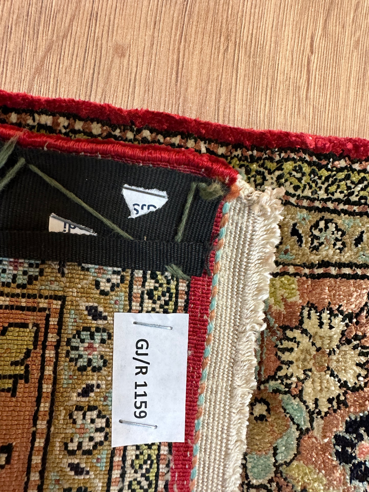 Handgeknüpfter Perser Orientteppich - Ghom Seidenteppich mit Signatur 160x105 cm
