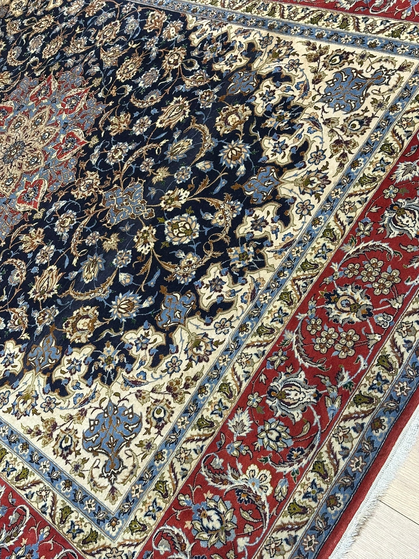 Orientteppich handgeknüpft antik Isfahan 240x162 cm Korkwolle