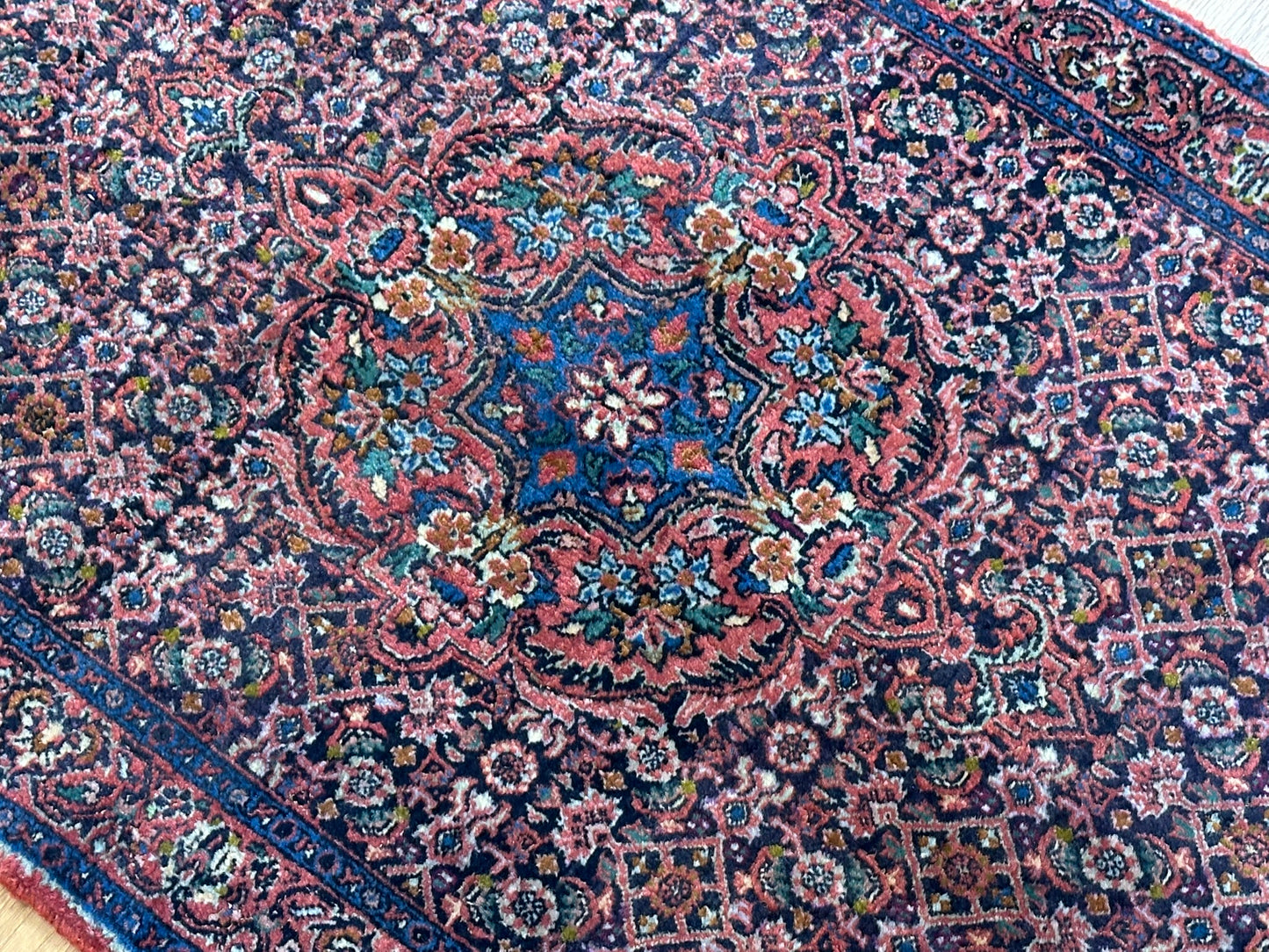 Orientteppich handgeknüpft Bidjar 137x70 cm