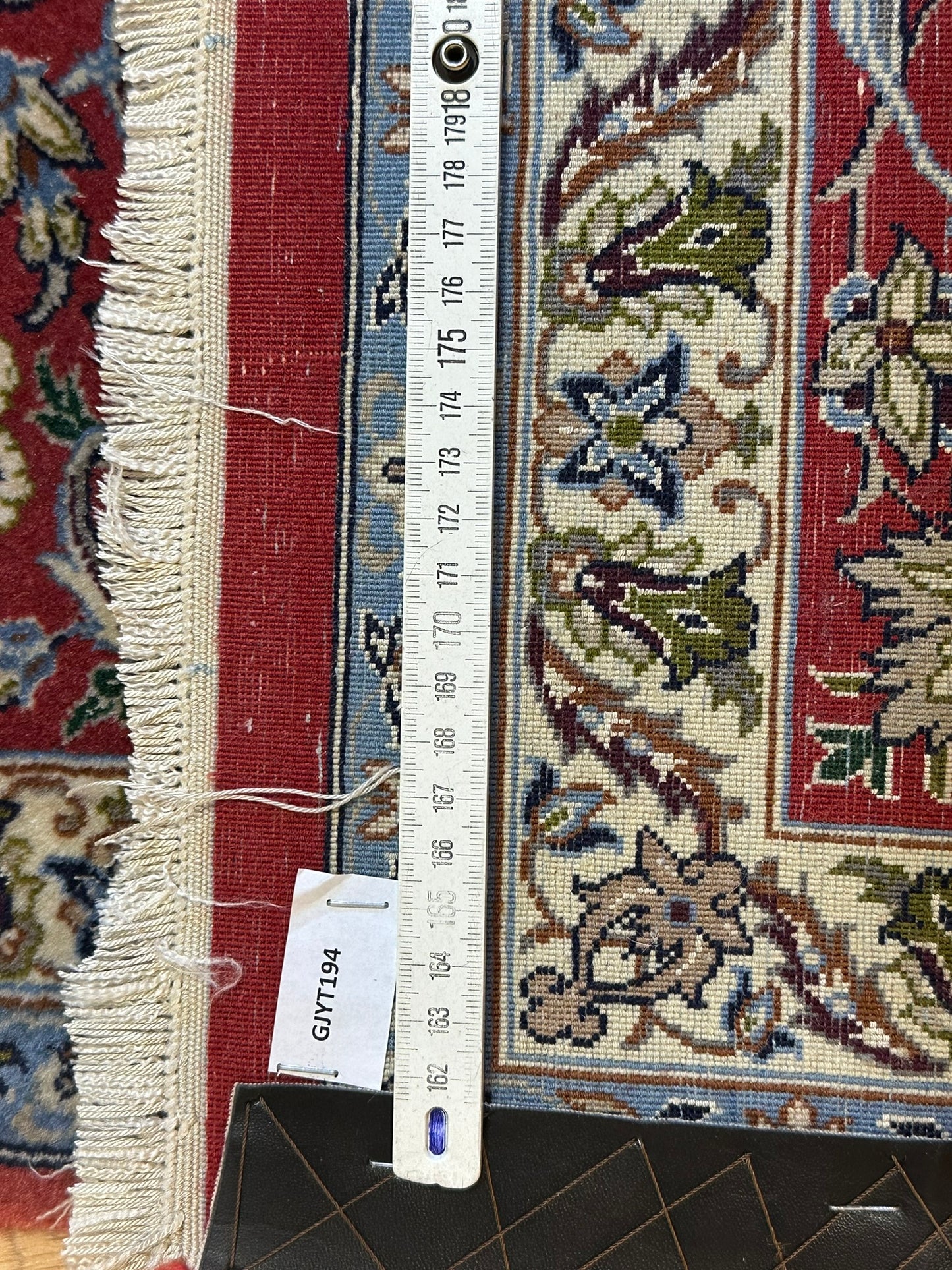 Orientteppich handgeknüpft antik Isfahan 240x162 cm Korkwolle