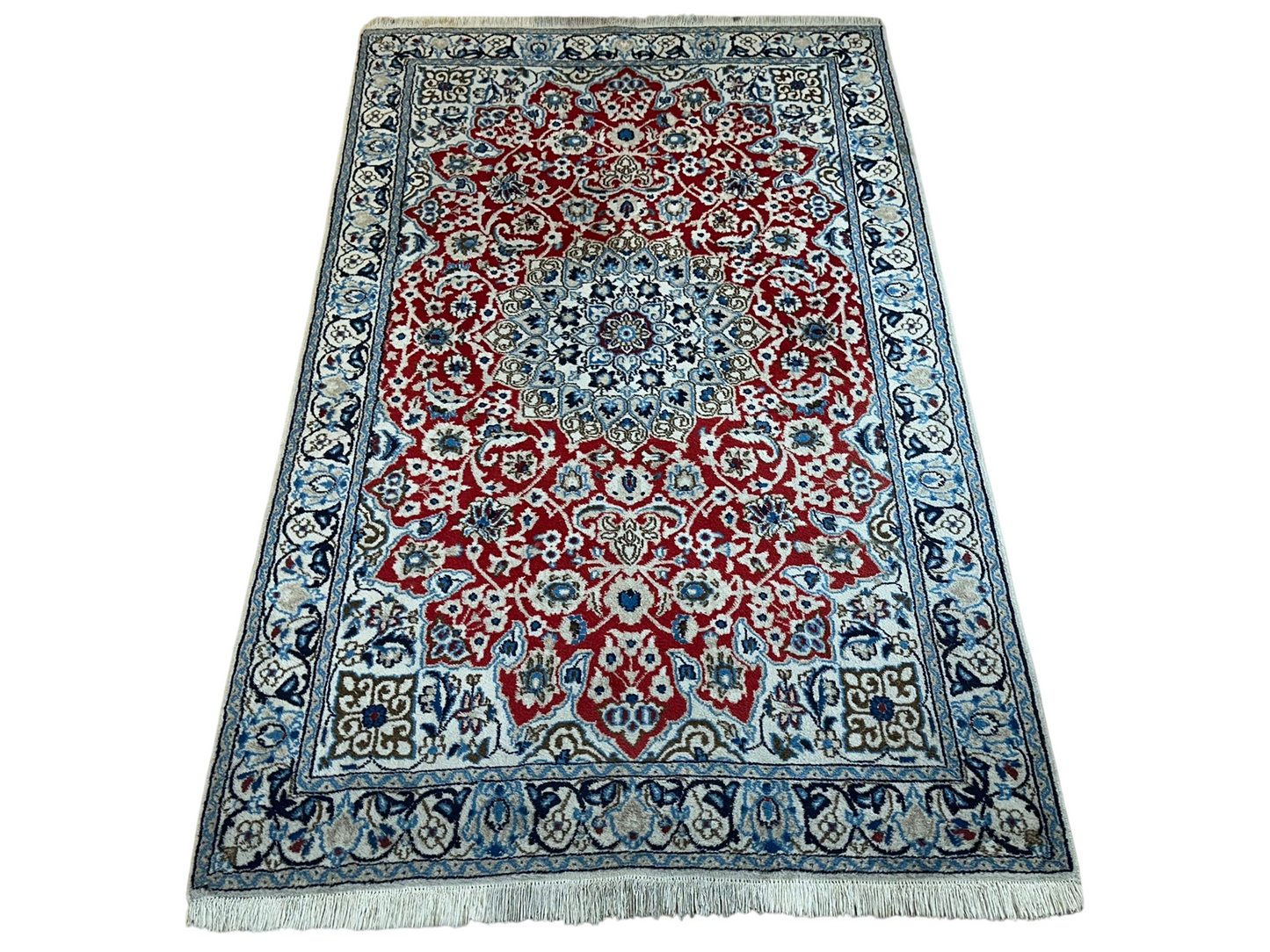Orientteppich handgeknüpft Nain mit Seide 197x118 cm