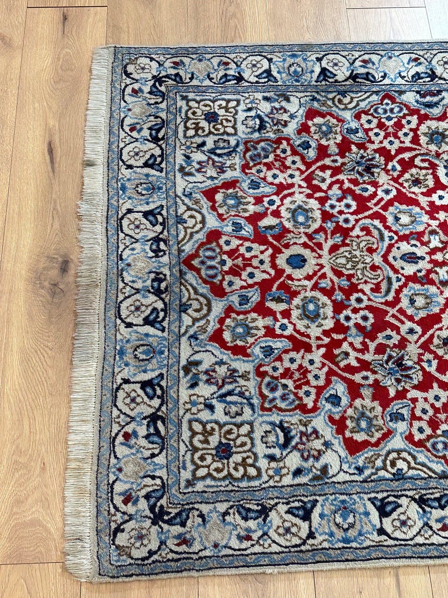 Orientteppich handgeknüpft Nain mit Seide 197x118 cm