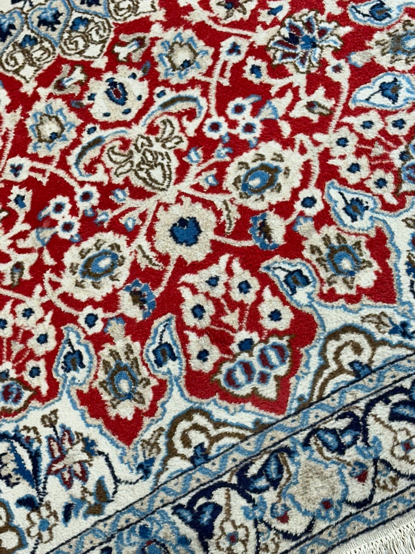 Orientteppich handgeknüpft Nain mit Seide 197x118 cm