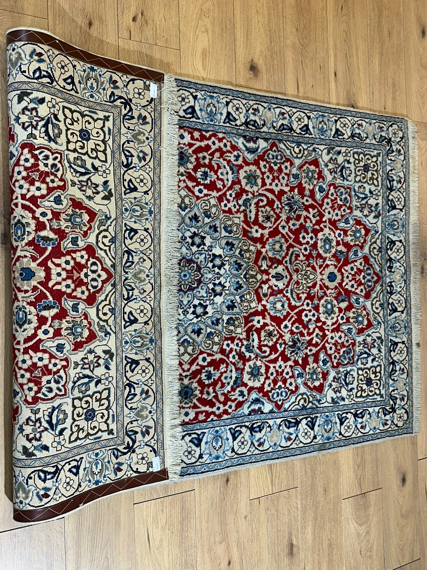 Orientteppich handgeknüpft Nain mit Seide 197x118 cm