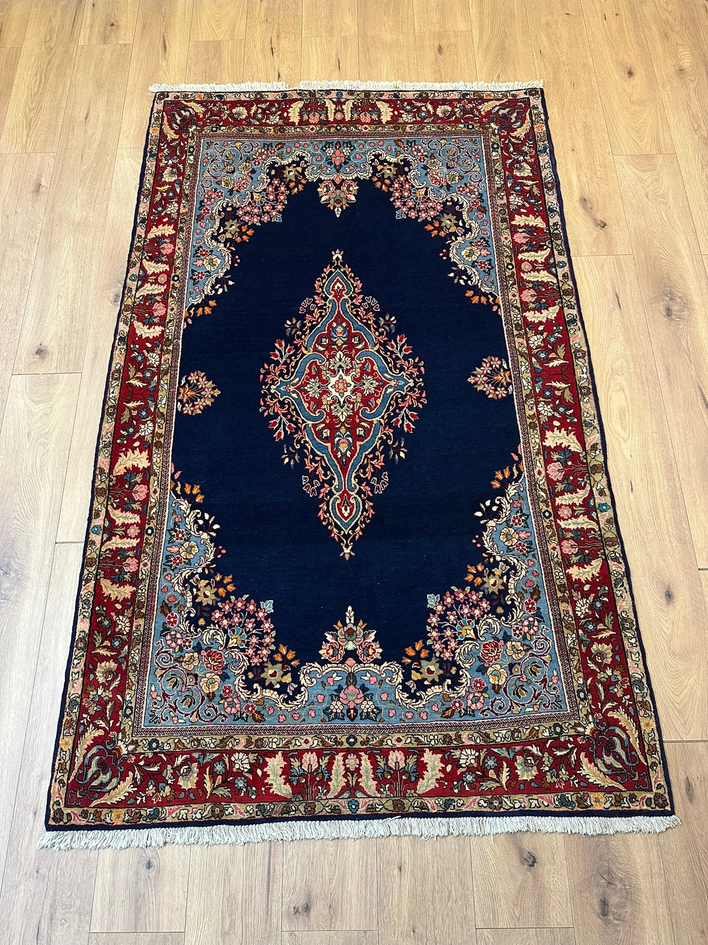 Orientteppich handgeknüpft 214x130 cm Ghom Korkwolle
