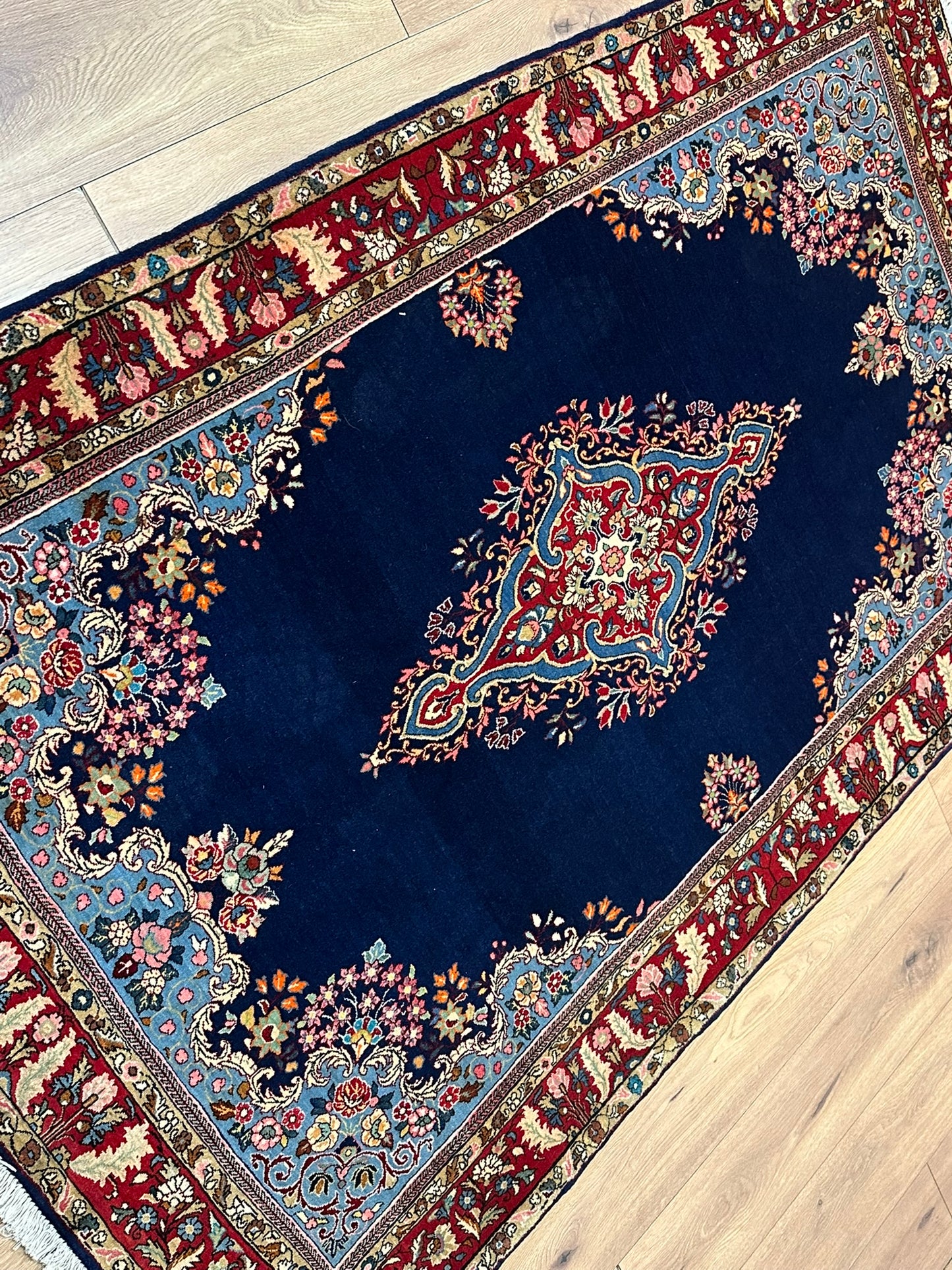 Orientteppich handgeknüpft 214x130 cm Ghom Korkwolle