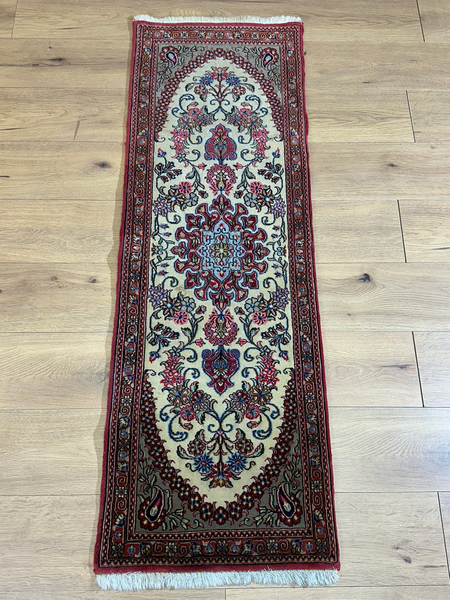Orientteppich handgeknüpft Ghom Korkwolle 160x53 cm