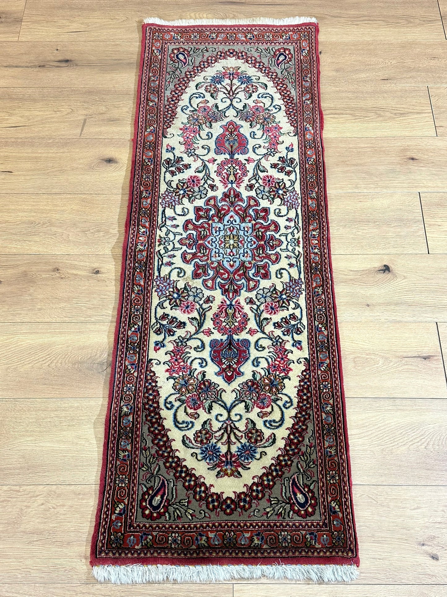 Orientteppich handgeknüpft Ghom Korkwolle 160x53 cm