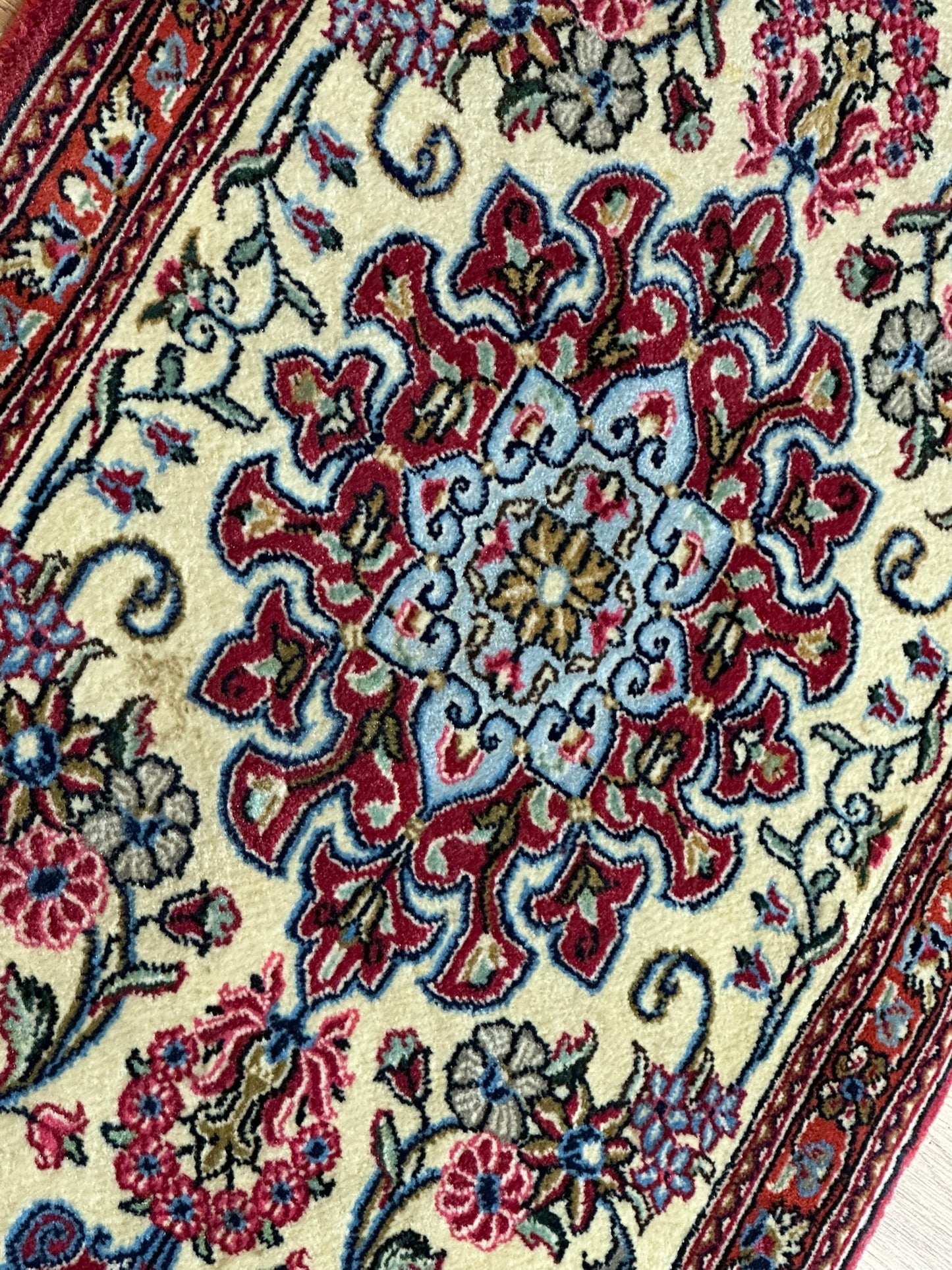 Orientteppich handgeknüpft Ghom Korkwolle 160x53 cm